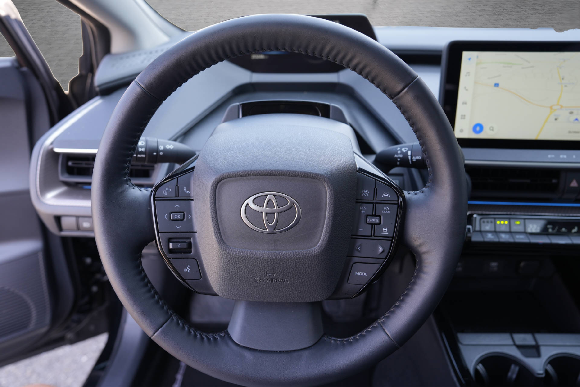 TOYOTA Prius 2.0 Plug-In-Hybrid Premium-image-9