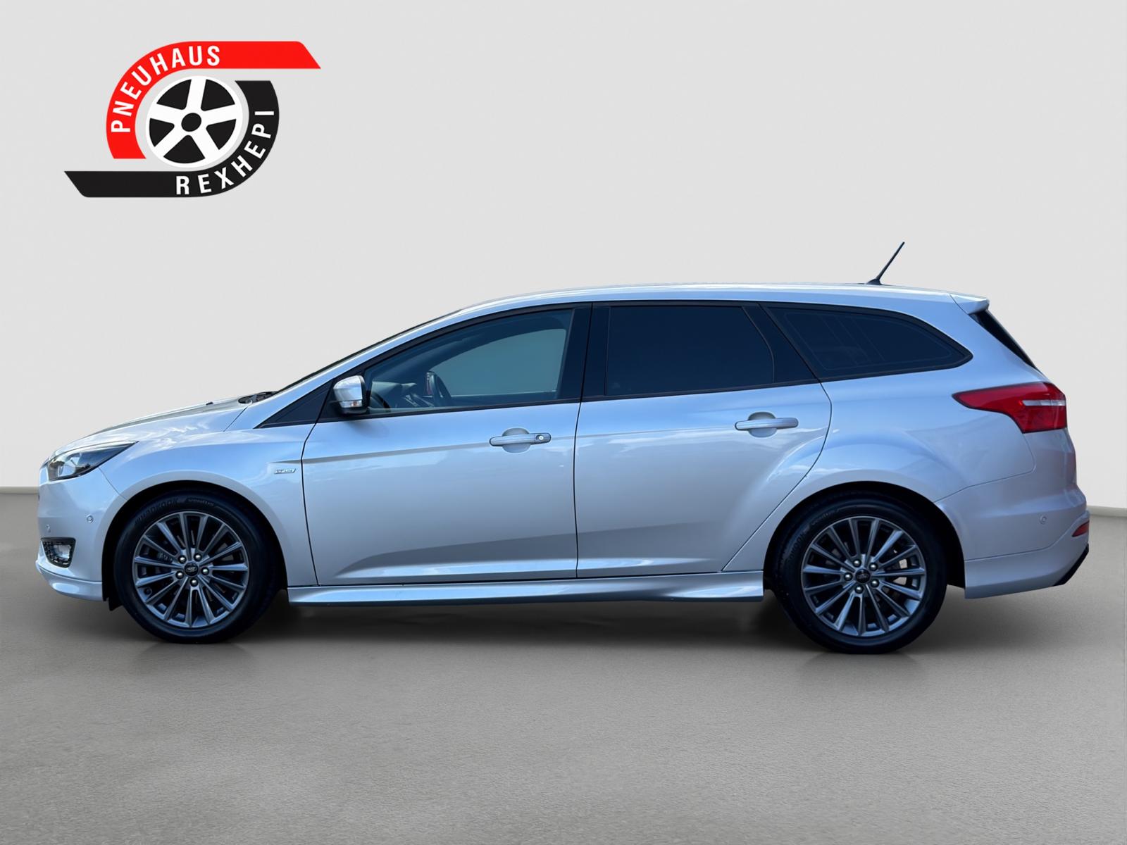 FORD Focus 1.5 SCTi ST Line Automatic-image-2