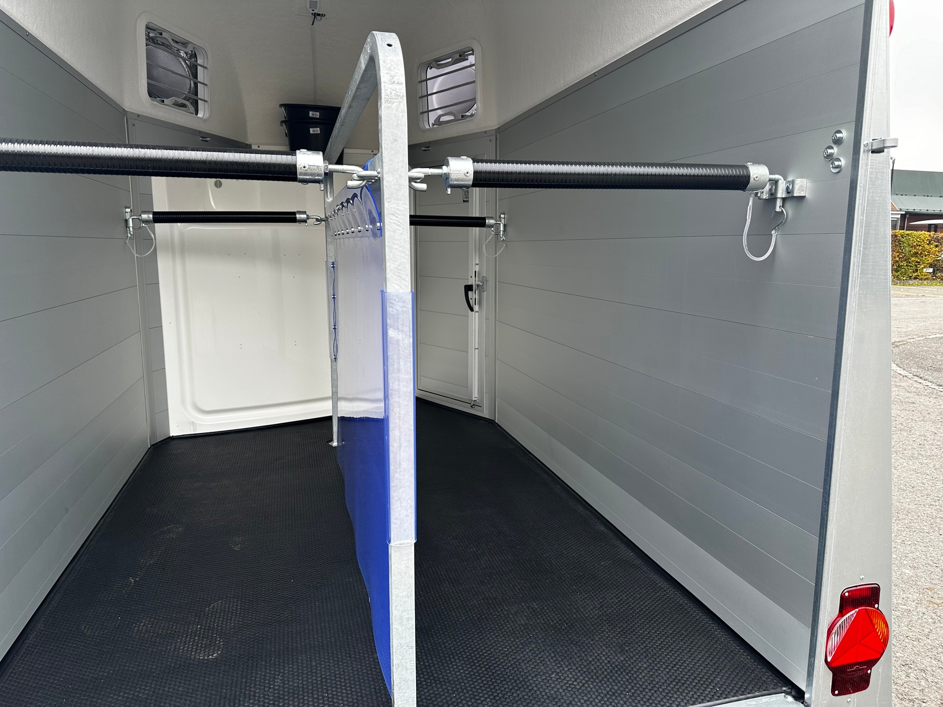 HUMBAUR Equitos Alu 2400-image-18