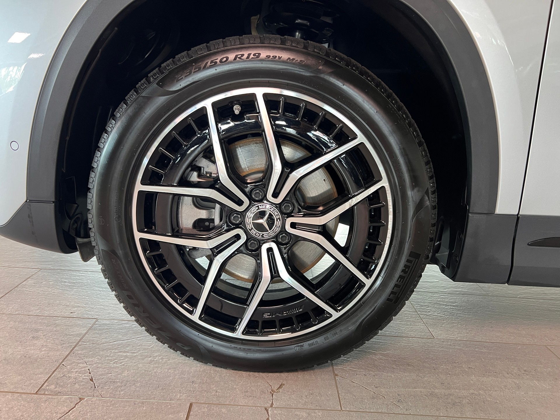 MERCEDES-BENZ EQA 350 4Matic Swiss Star-image-5