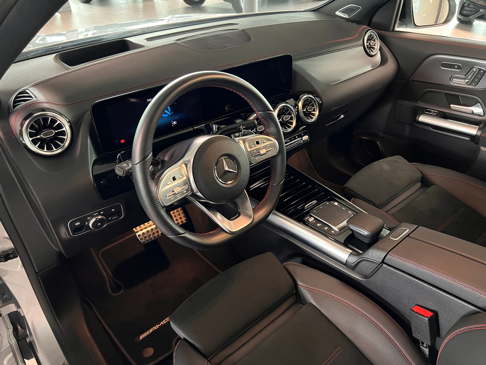 MERCEDES-BENZ EQA 350 4Matic Swiss Star-image-9