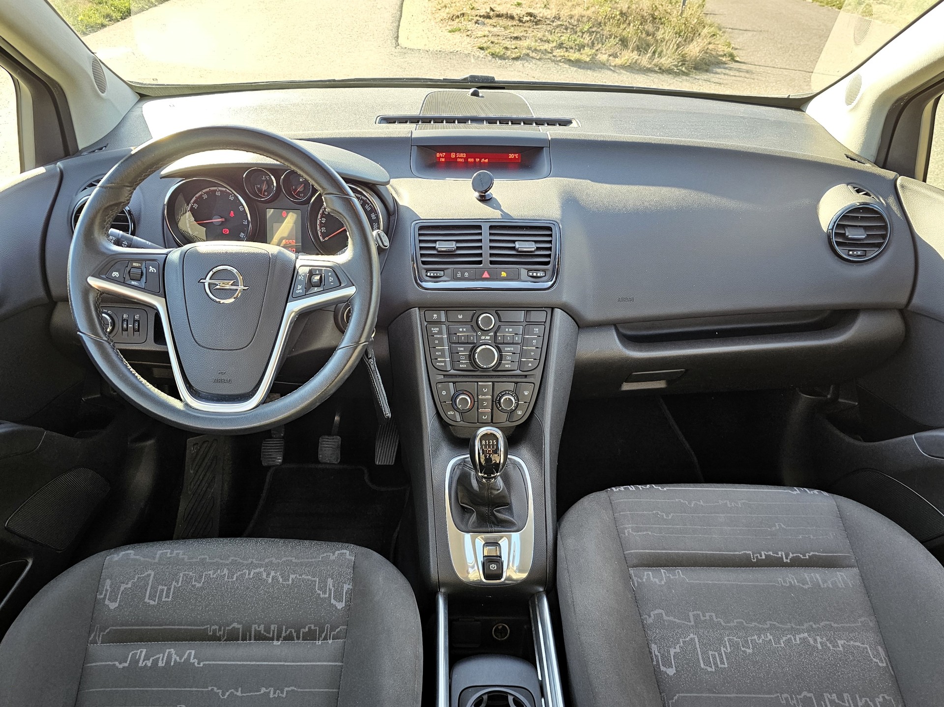 OPEL Meriva 1.4 Turbo Anniversary Edition-image-9
