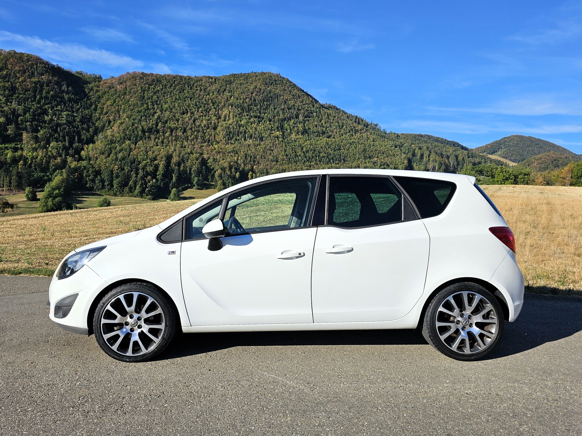 OPEL Meriva 1.4 Turbo Anniversary Edition-showroom-element-1