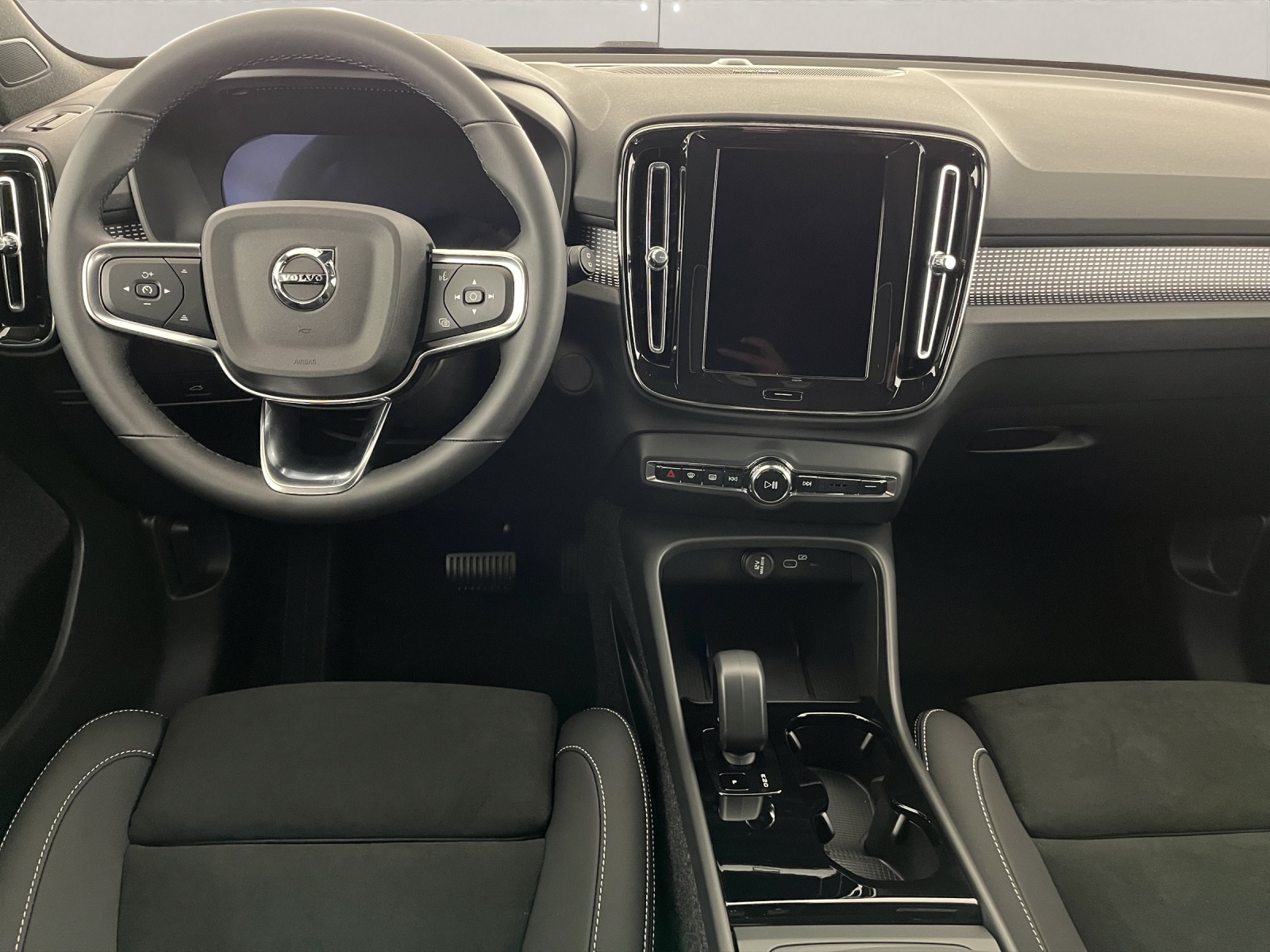 VOLVO EX40 Twin Black Edition AWD-image-12