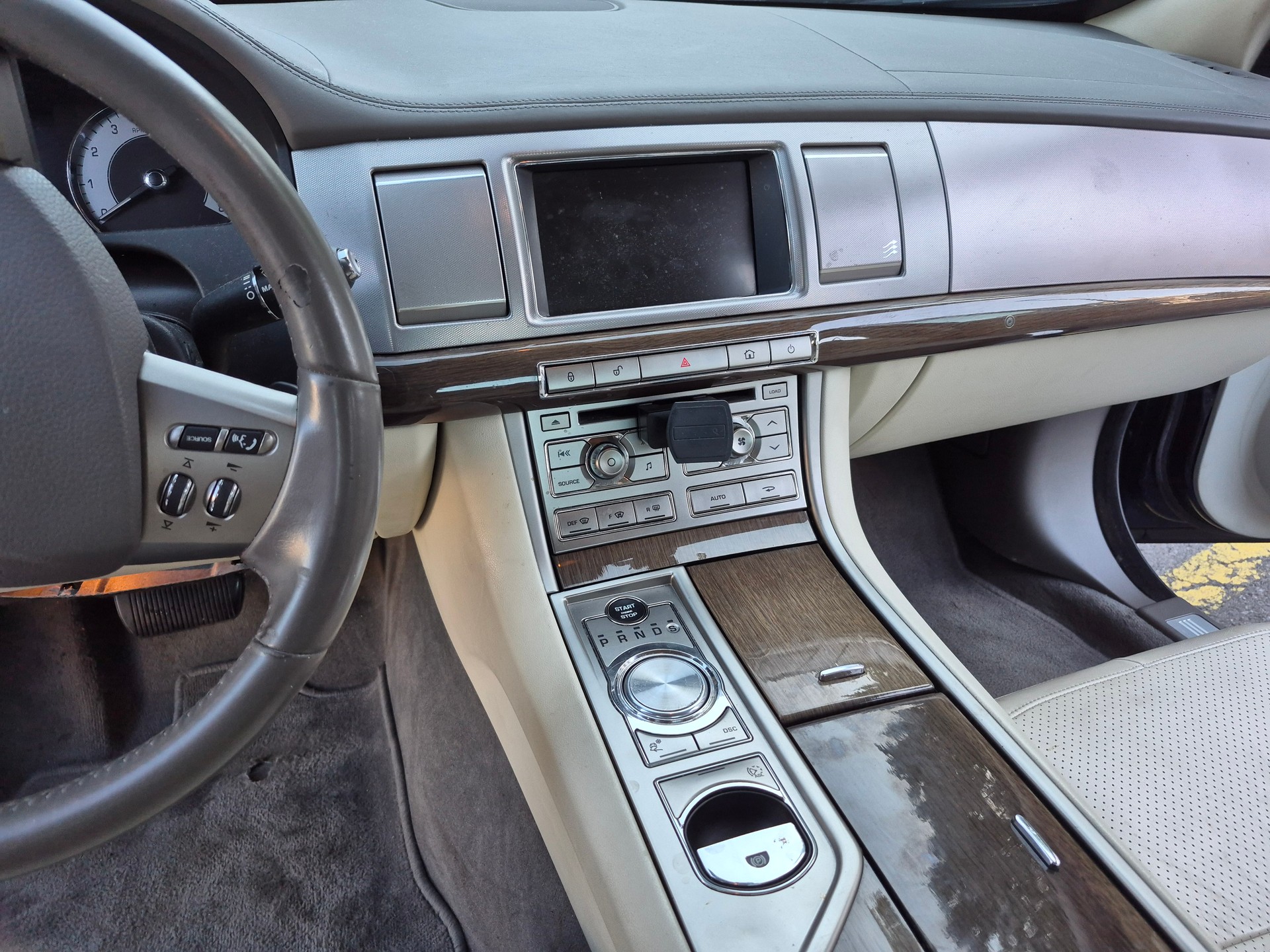JAGUAR 3.0 V6 Premium Luxury-image-2