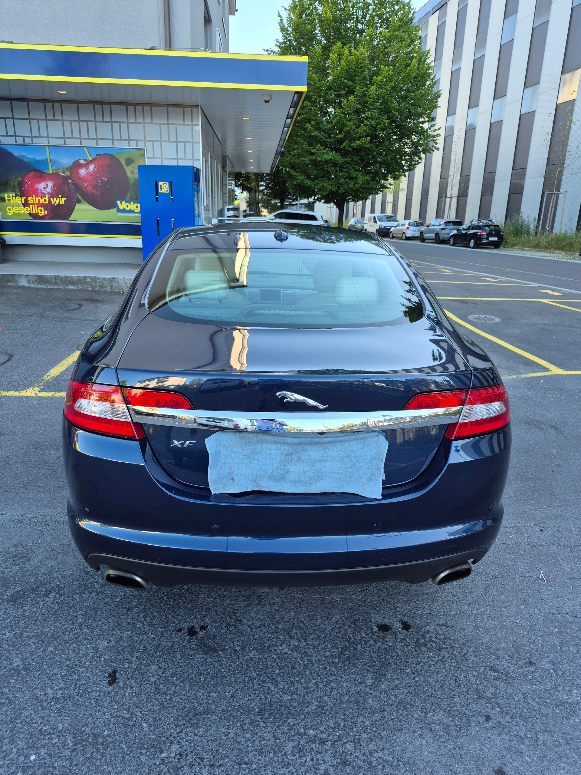 JAGUAR 3.0 V6 Premium Luxury-image-1