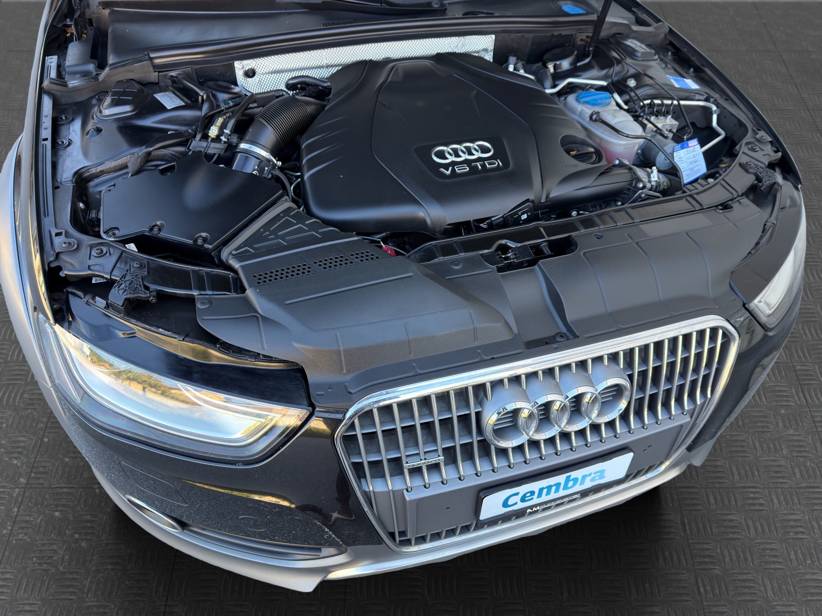 AUDI A4 allroad 3.0 TDI quattro S-tronic-image-15