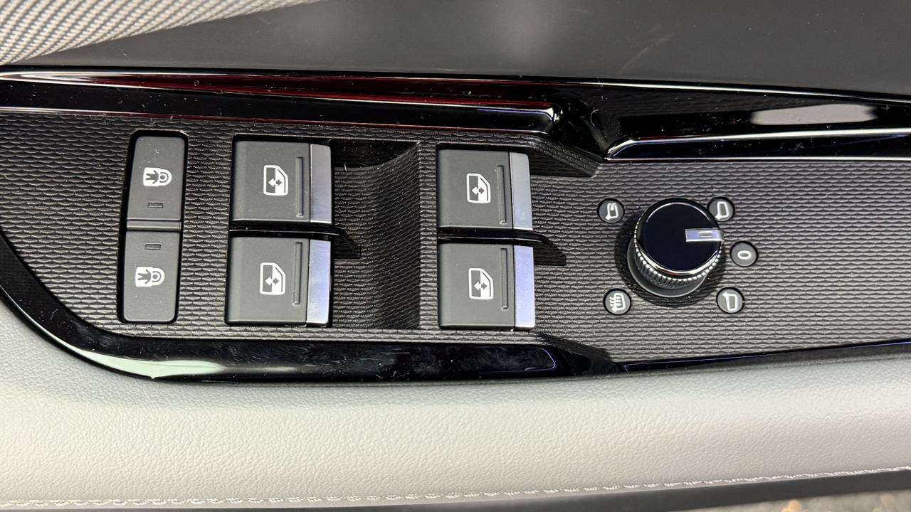 AUDI Q3 SUV e-hybrid 200 kW S tronic-image-8