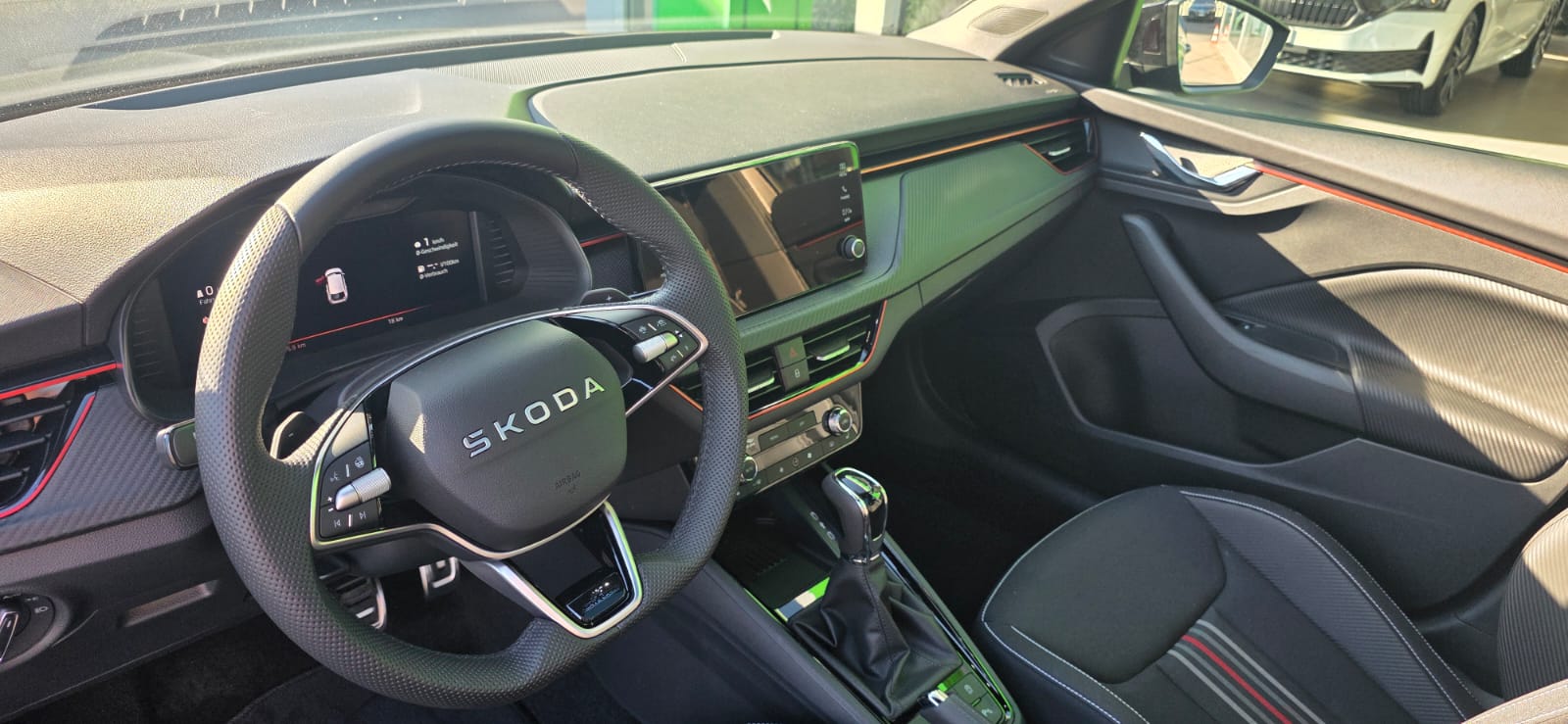 SKODA Scala 1.5 TSI Monte Carlo DSG-image-10