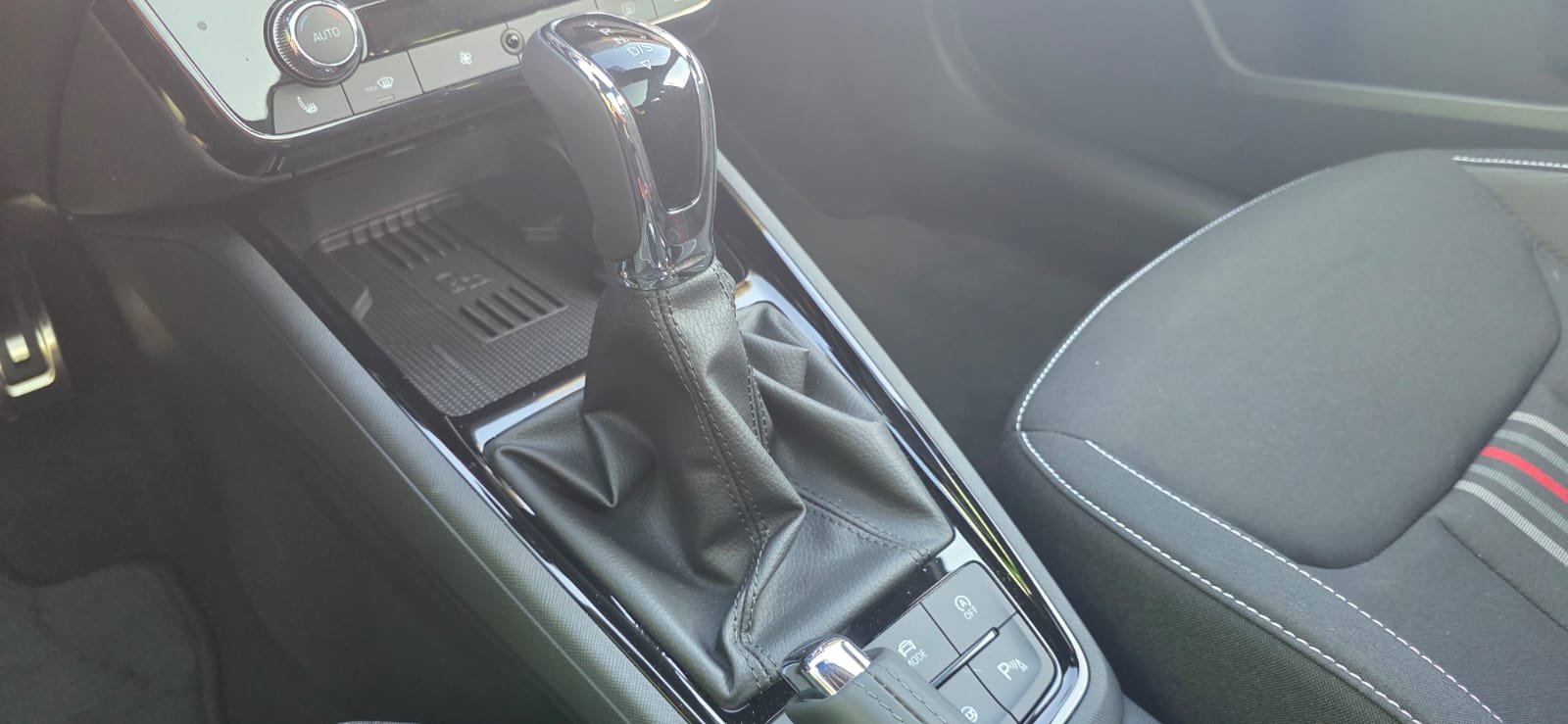 SKODA Scala 1.5 TSI Monte Carlo DSG-image-17