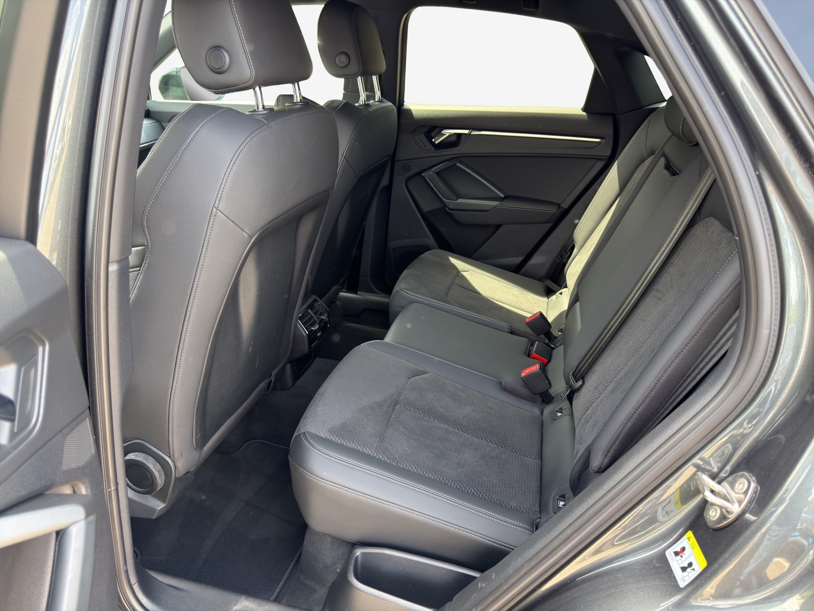 AUDI Q3 Sportback 35 TFSI S line Attraction S-tronic-image-11