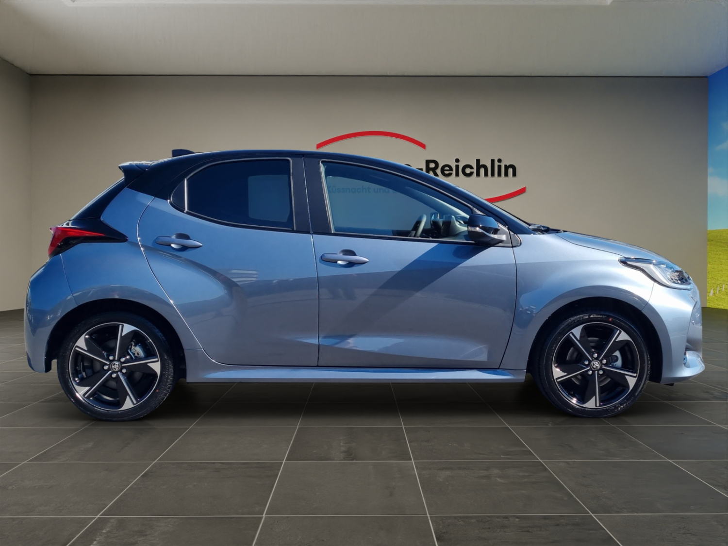 TOYOTA Yaris 1.5 VVT-i HSD Premium-image-5