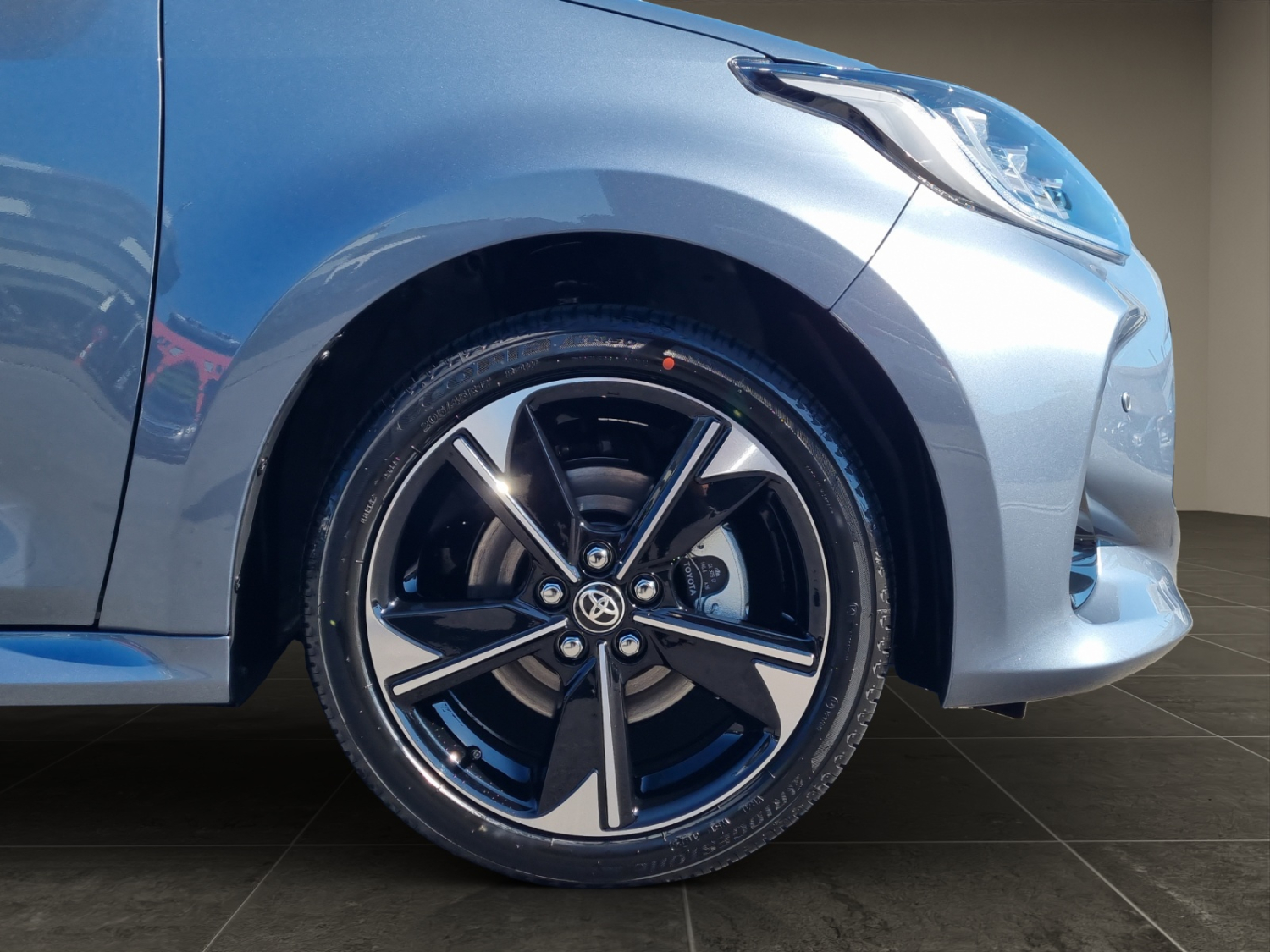 TOYOTA Yaris 1.5 VVT-i HSD Premium-image-22