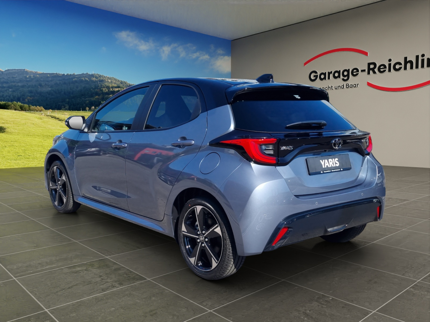 TOYOTA Yaris 1.5 VVT-i HSD Premium-image-2