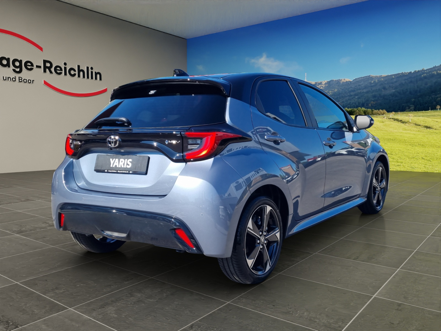 TOYOTA Yaris 1.5 VVT-i HSD Premium-image-4