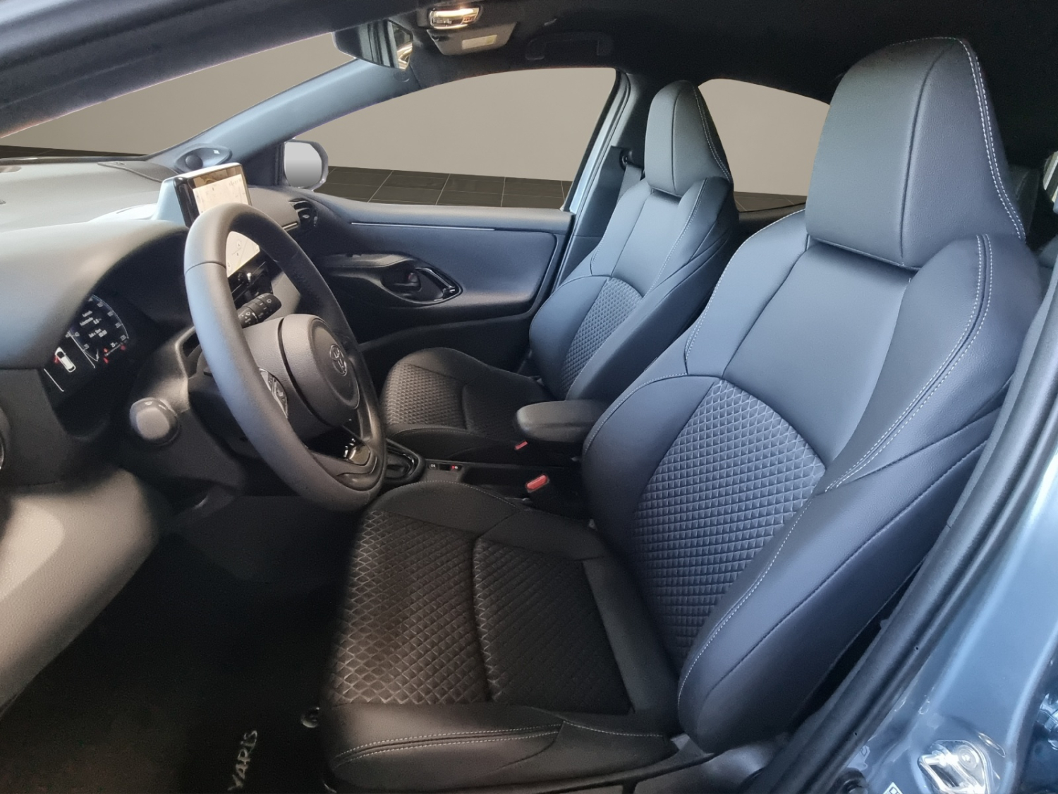 TOYOTA Yaris 1.5 VVT-i HSD Premium-image-8