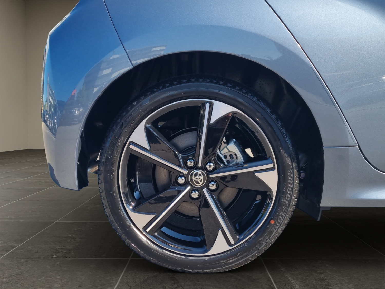 TOYOTA Yaris 1.5 VVT-i HSD Premium-image-21