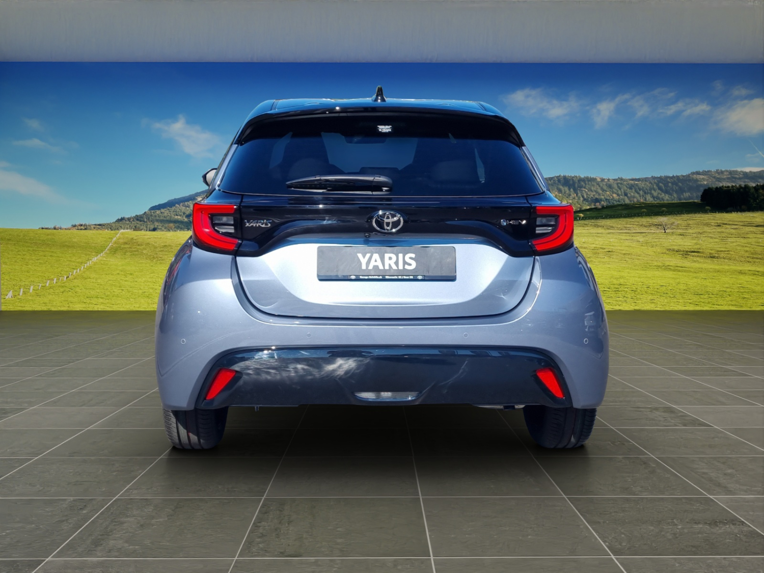 TOYOTA Yaris 1.5 VVT-i HSD Premium-image-3