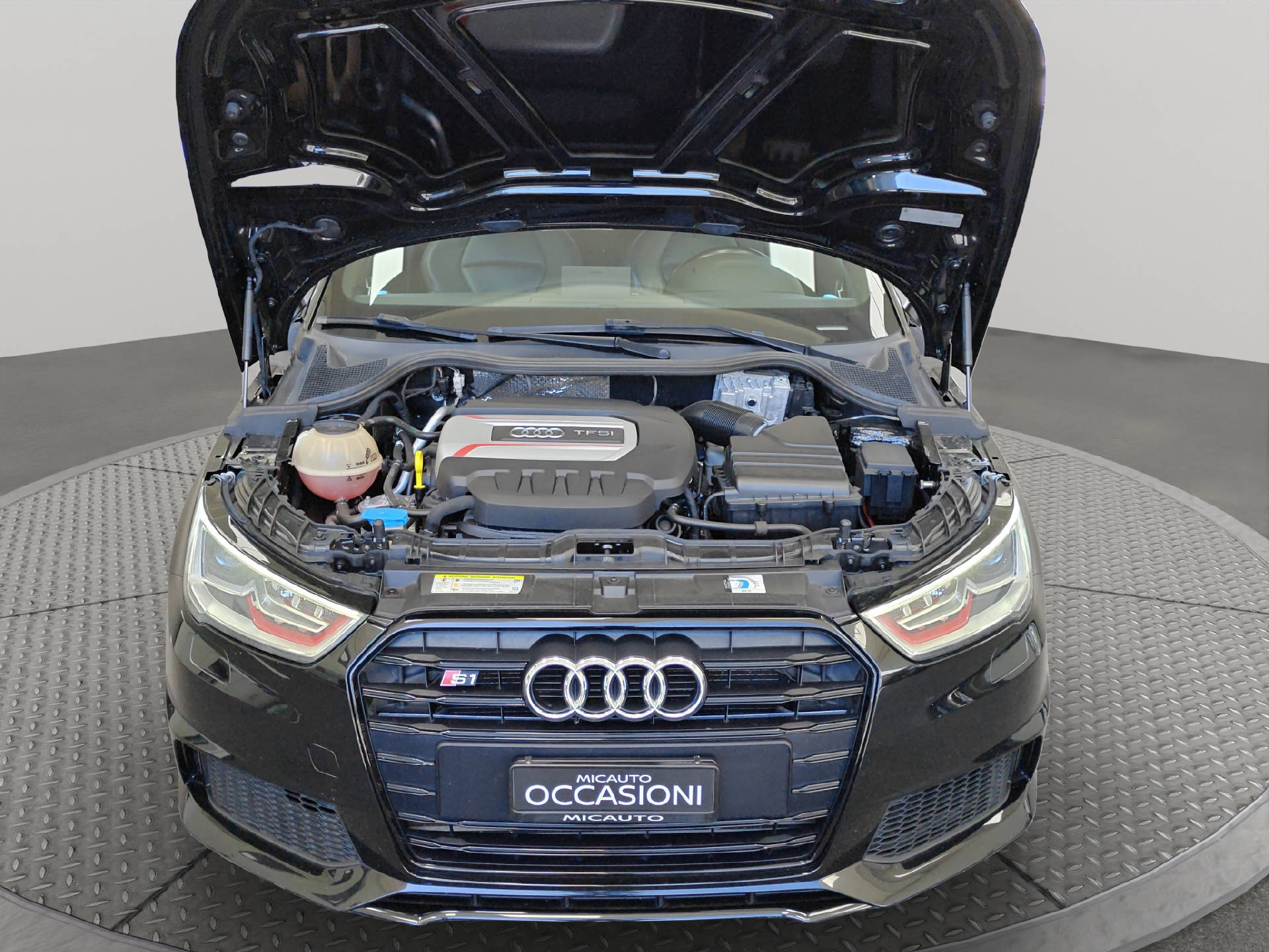 AUDI S1 2.0 TFSI quattro-image-13
