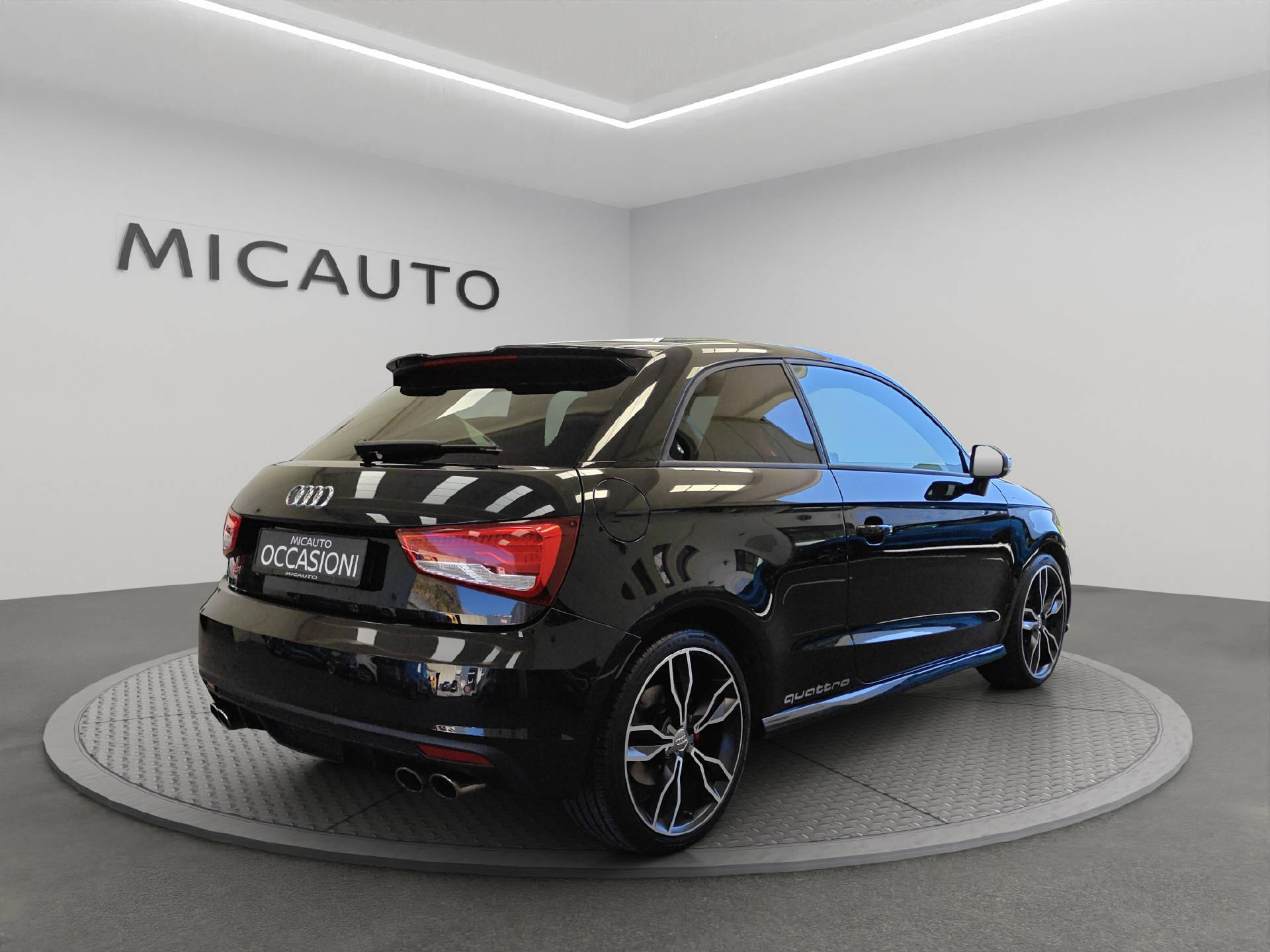 AUDI S1 2.0 TFSI quattro-image-1