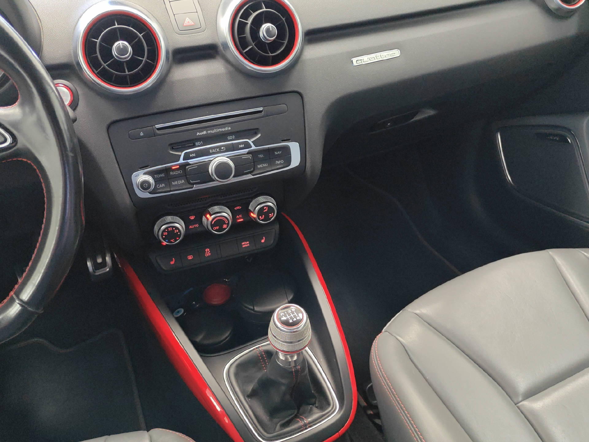 AUDI S1 2.0 TFSI quattro-image-10
