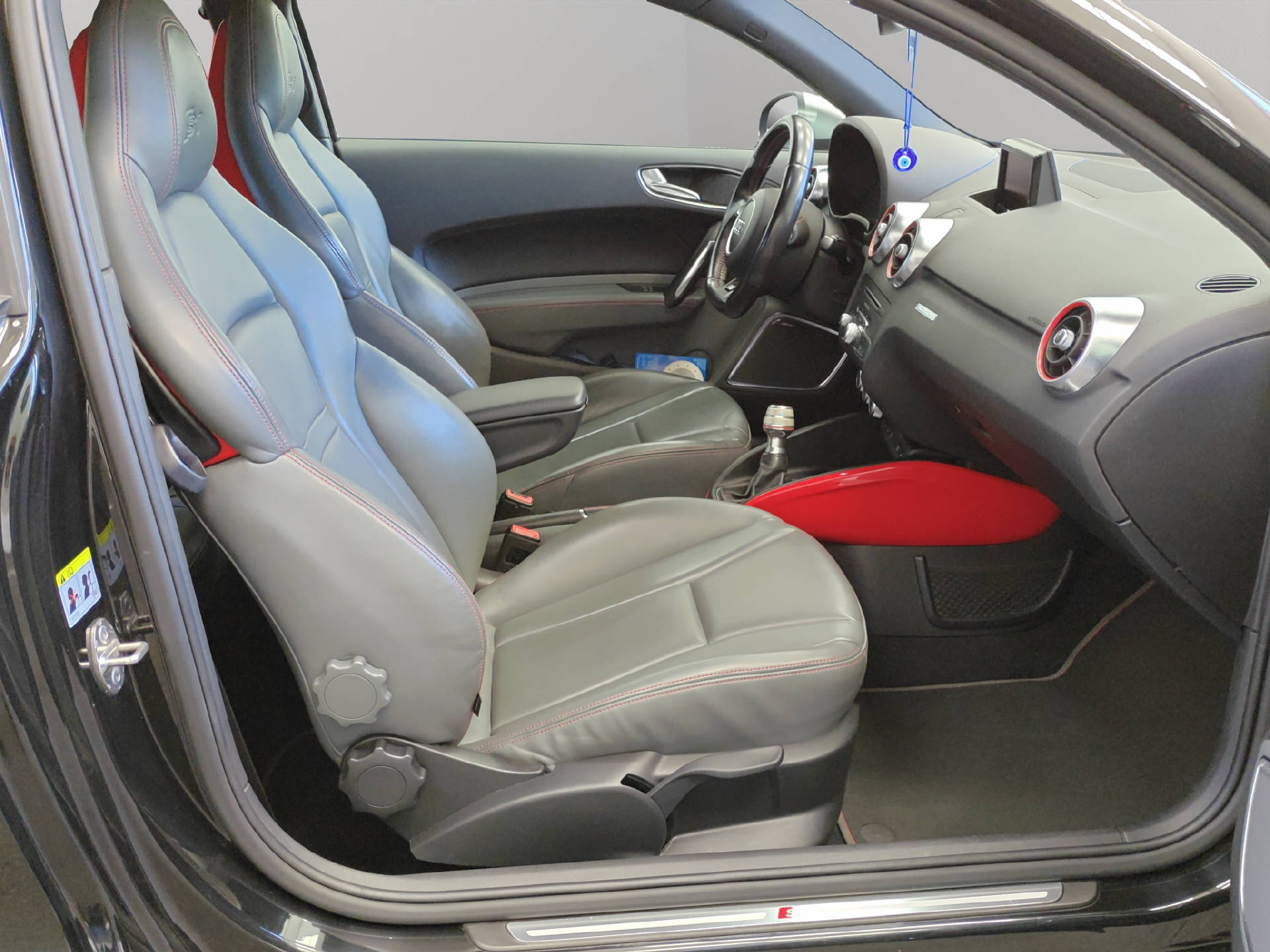 AUDI S1 2.0 TFSI quattro-image-7