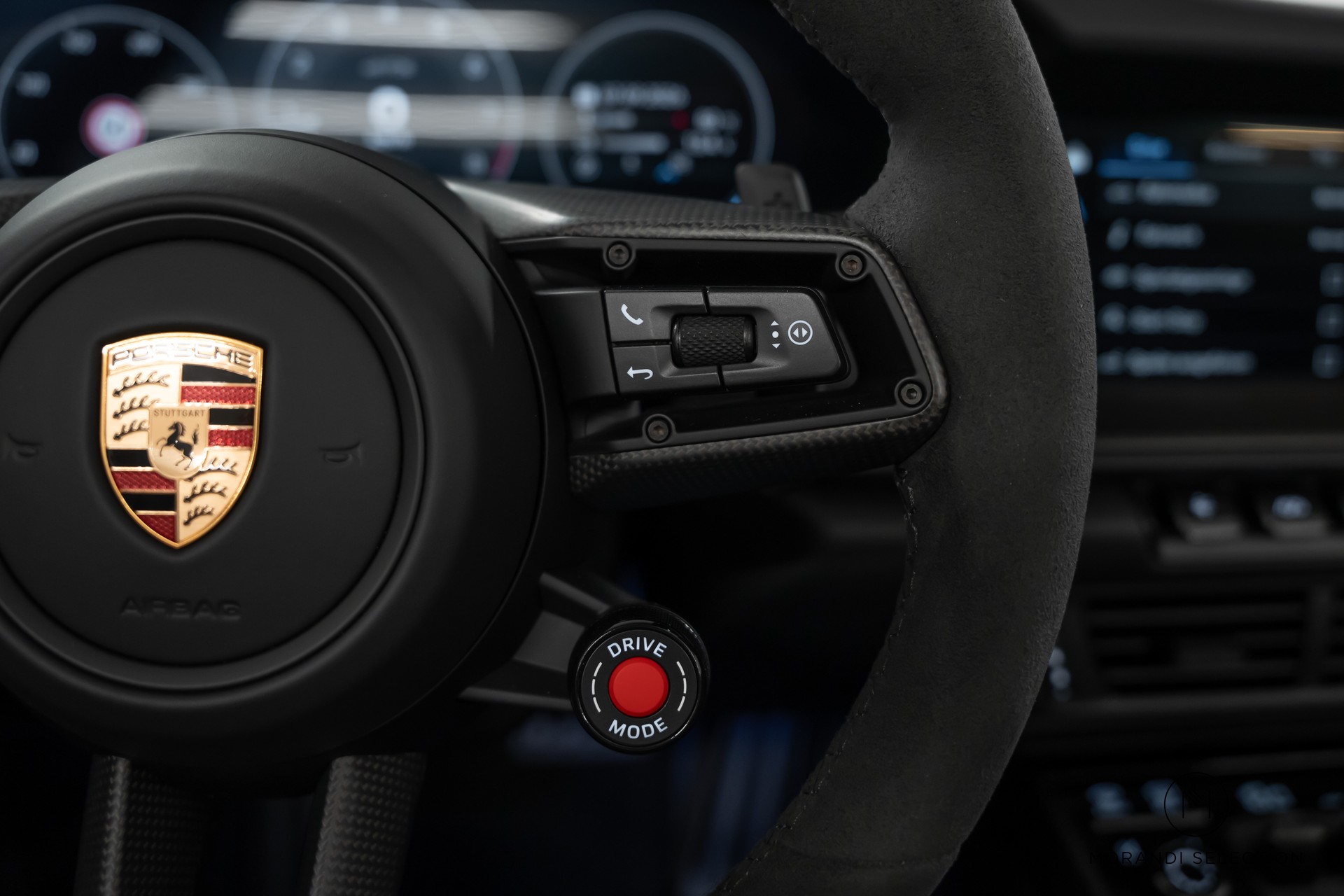 PORSCHE 911 Cabriolet 3.6 Carrera 4 GTS PDK-image-29