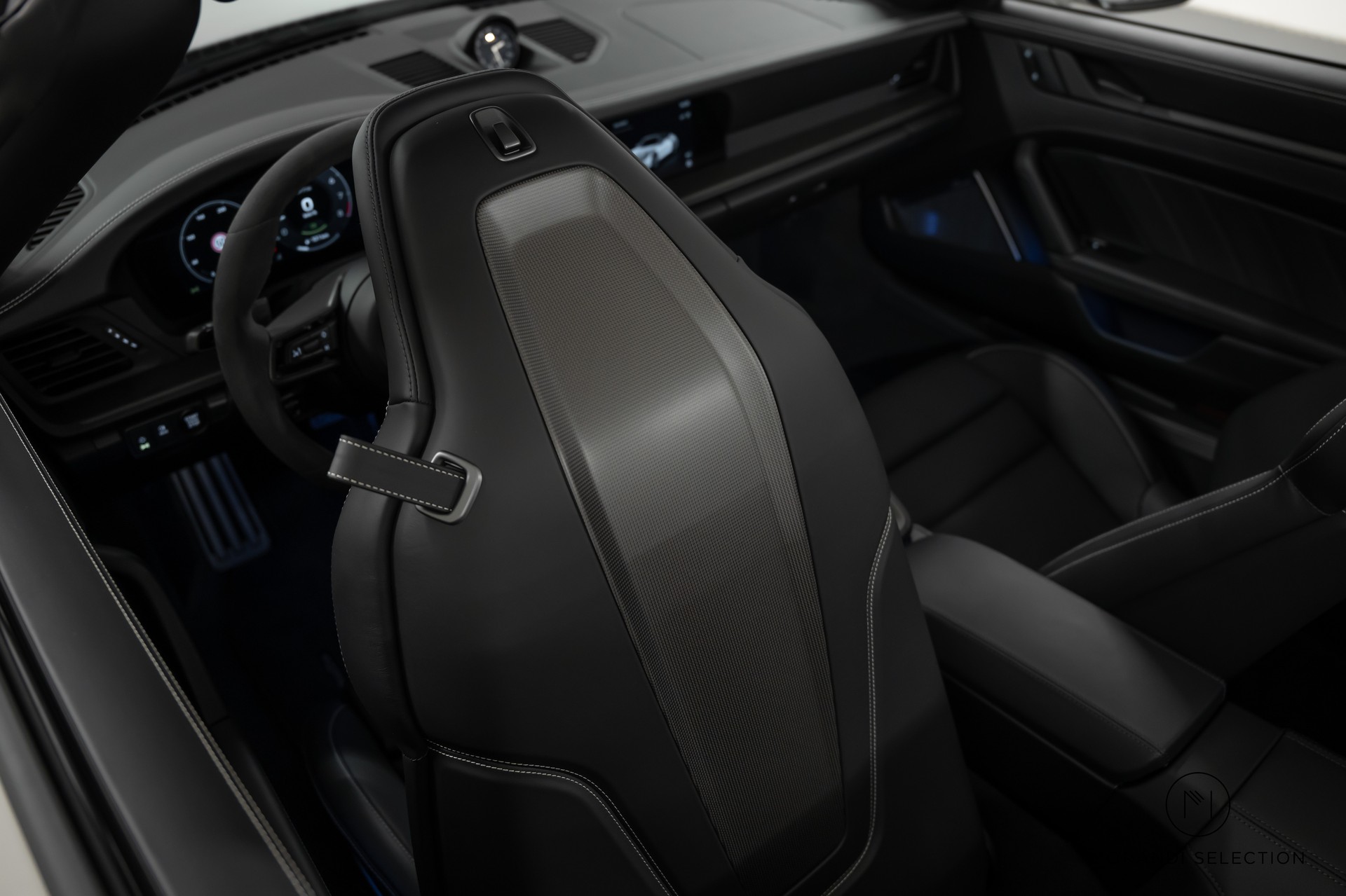PORSCHE 911 Cabriolet 3.6 Carrera 4 GTS PDK-image-27