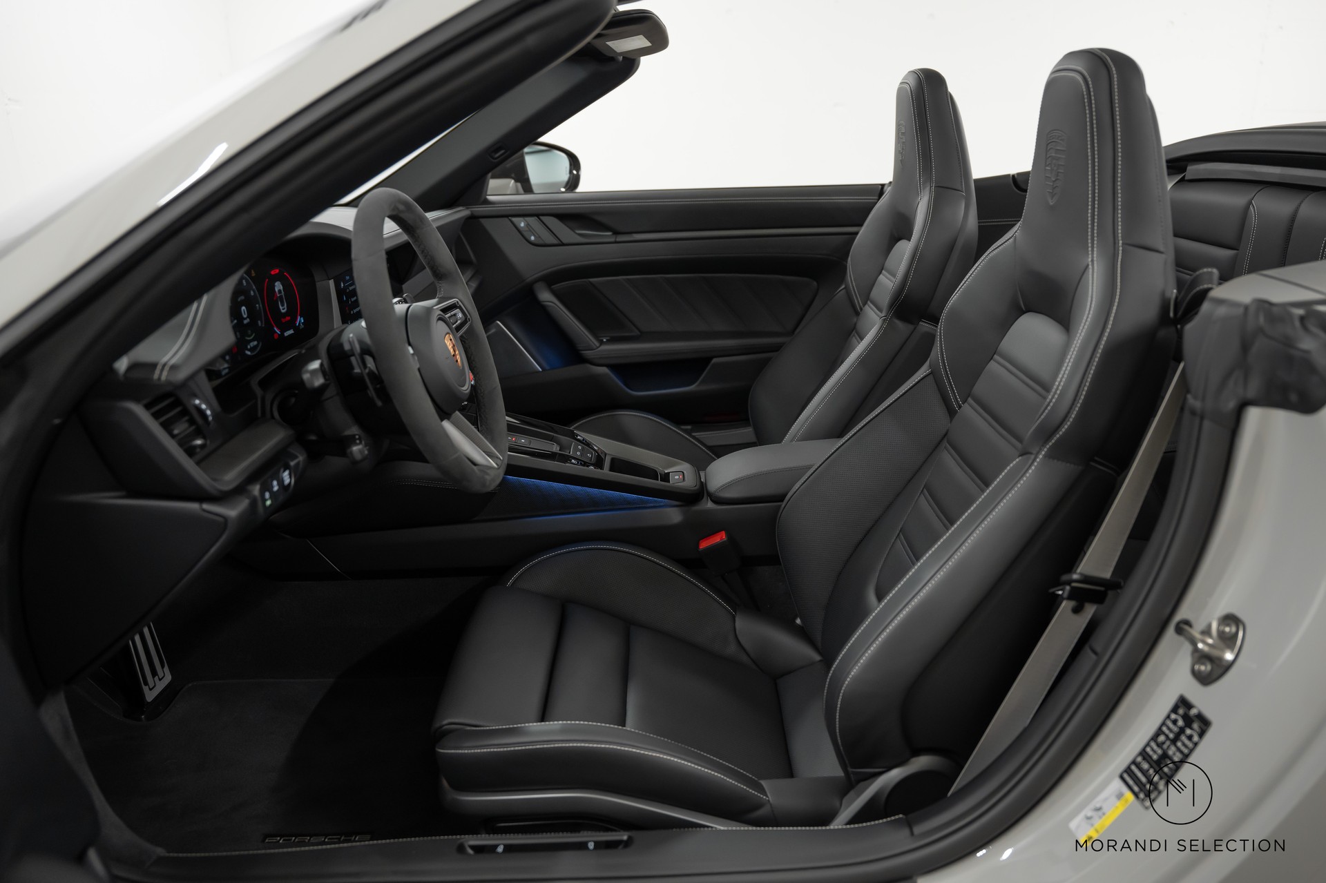 PORSCHE 911 Cabriolet 3.6 Carrera 4 GTS PDK-image-15