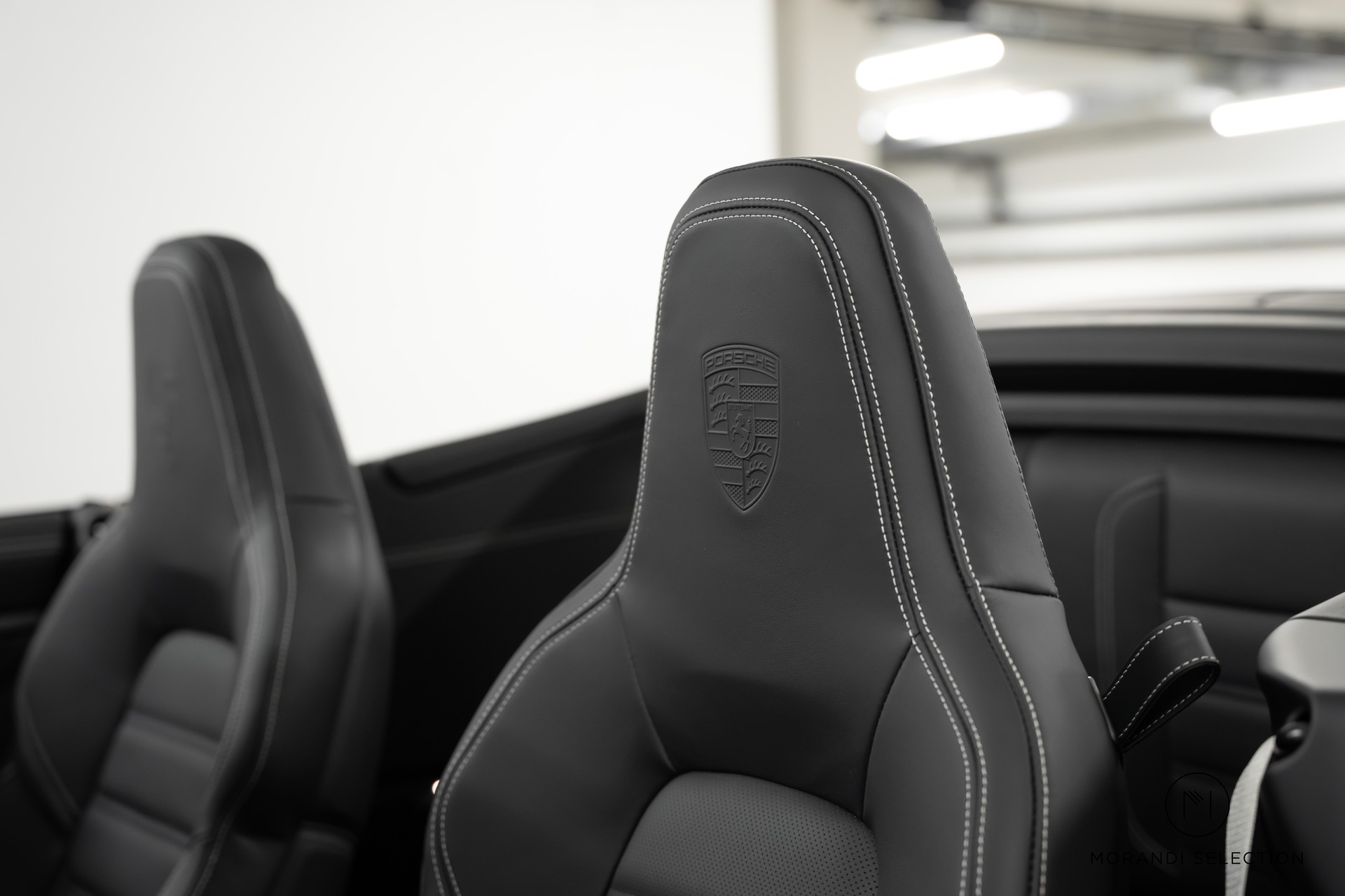PORSCHE 911 Cabriolet 3.6 Carrera 4 GTS PDK-image-17