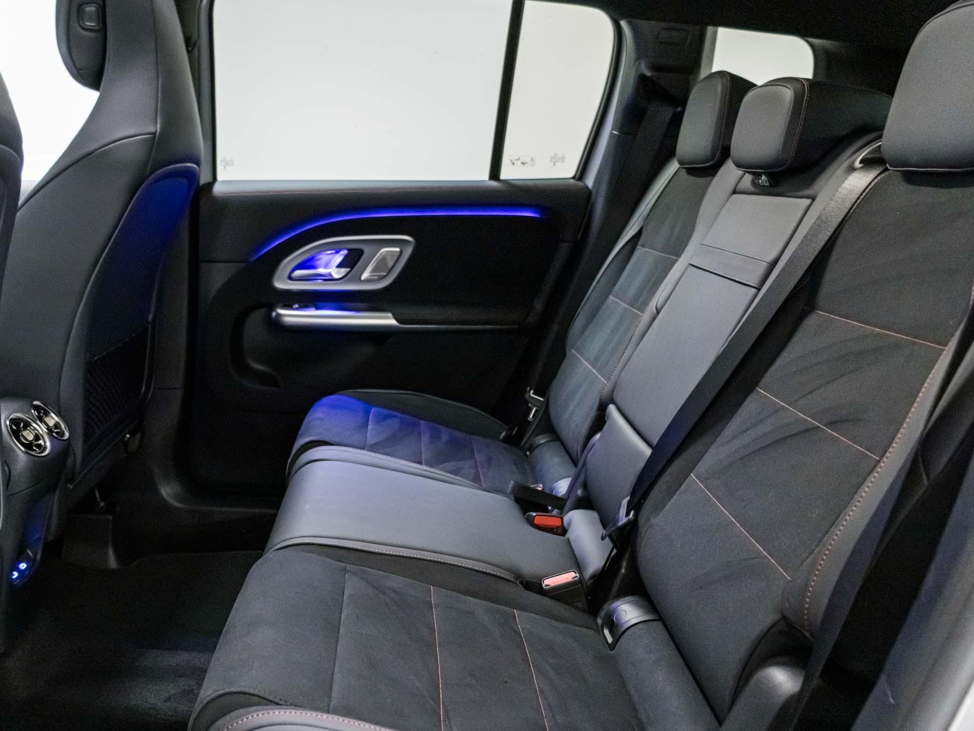 MERCEDES-BENZ GLB 220 4MATIC-image-7