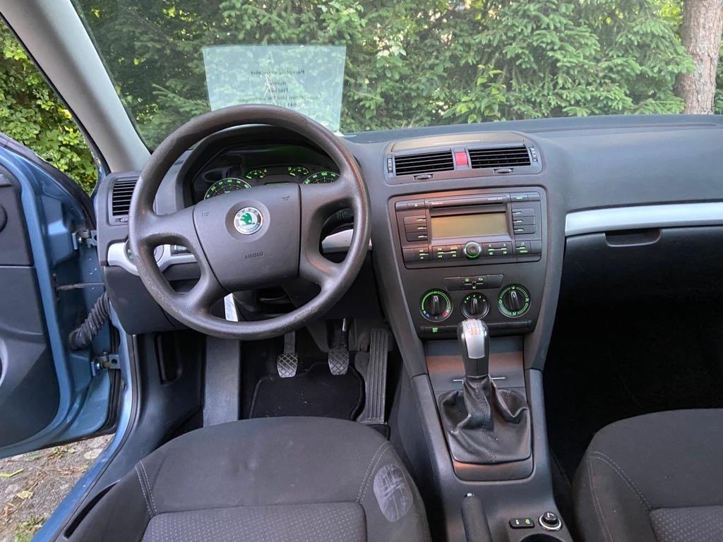 SKODA Octavia 1.9 TDI Adventure 4x4-image-11