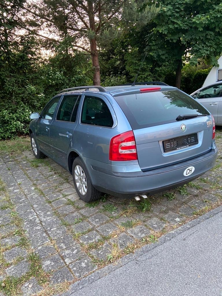 SKODA Octavia 1.9 TDI Adventure 4x4-image-1
