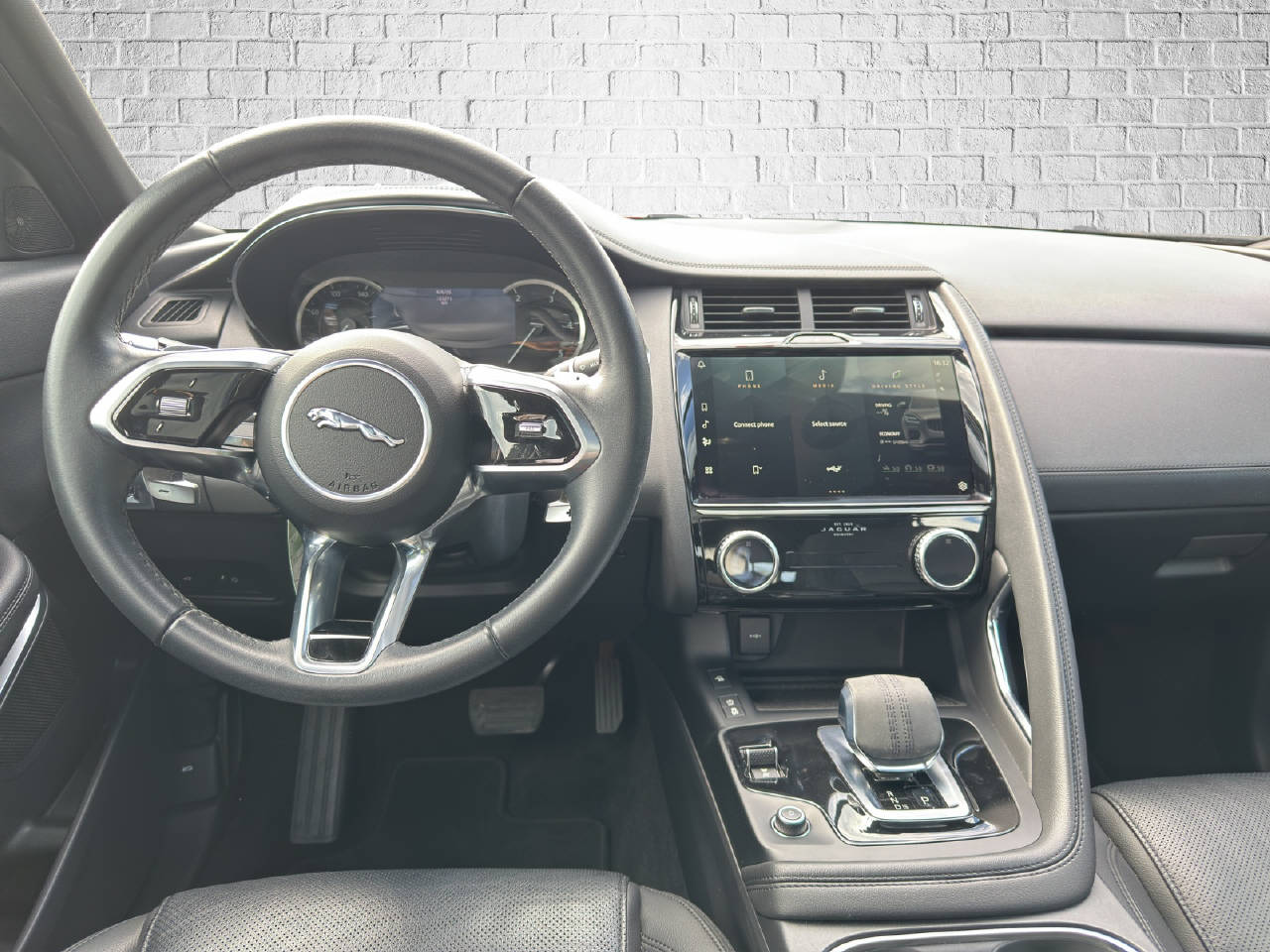 JAGUAR E-Pace 2.0 D 150 AWD-image-7