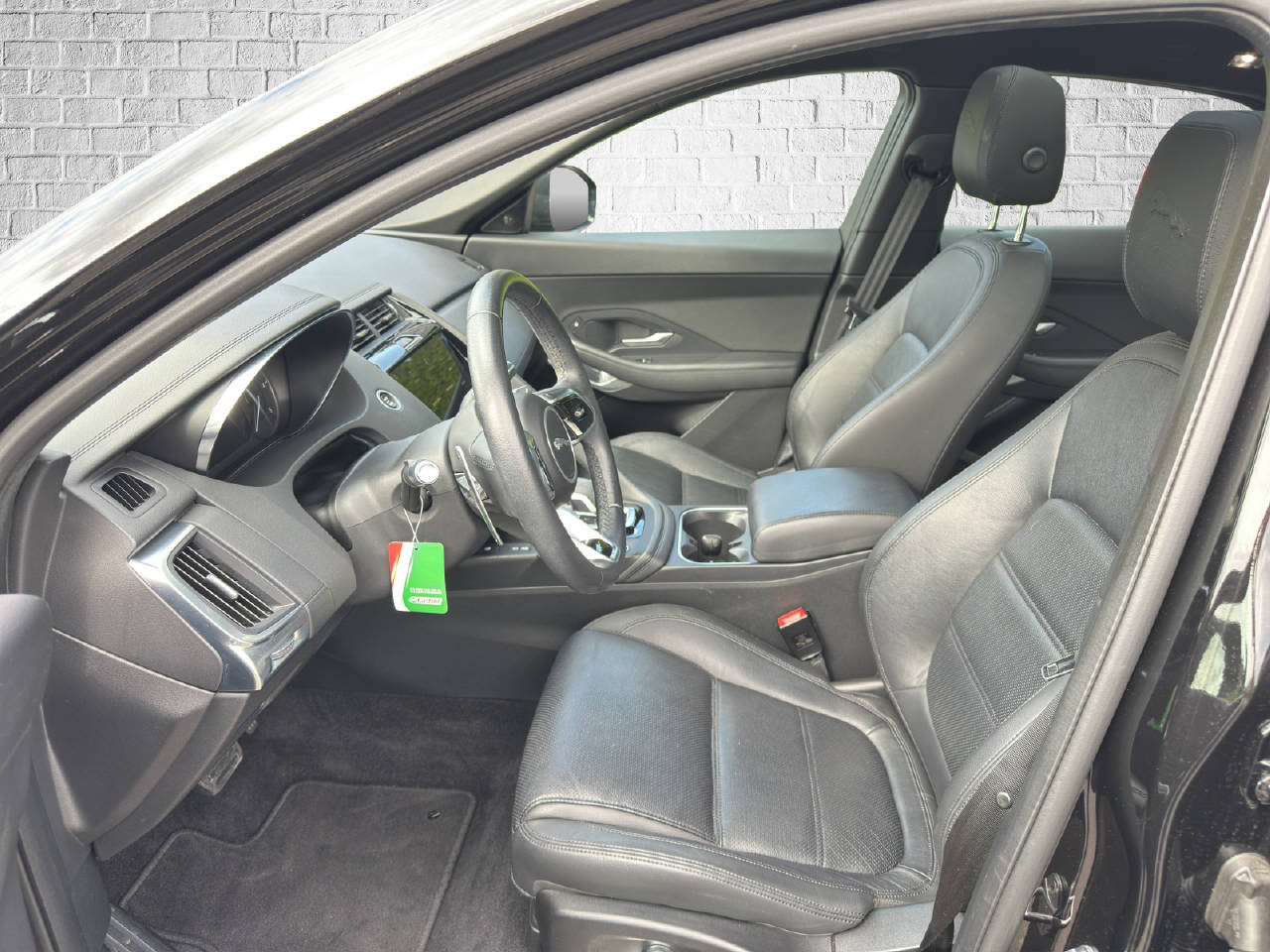 JAGUAR E-Pace 2.0 D 150 AWD-image-6