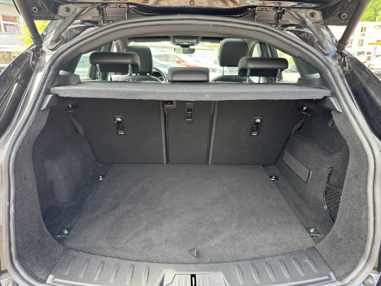 JAGUAR E-Pace 2.0 D 150 AWD-image-12