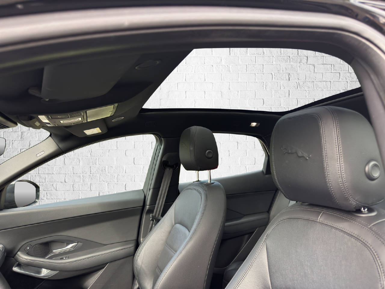 JAGUAR E-Pace 2.0 D 150 AWD-image-9