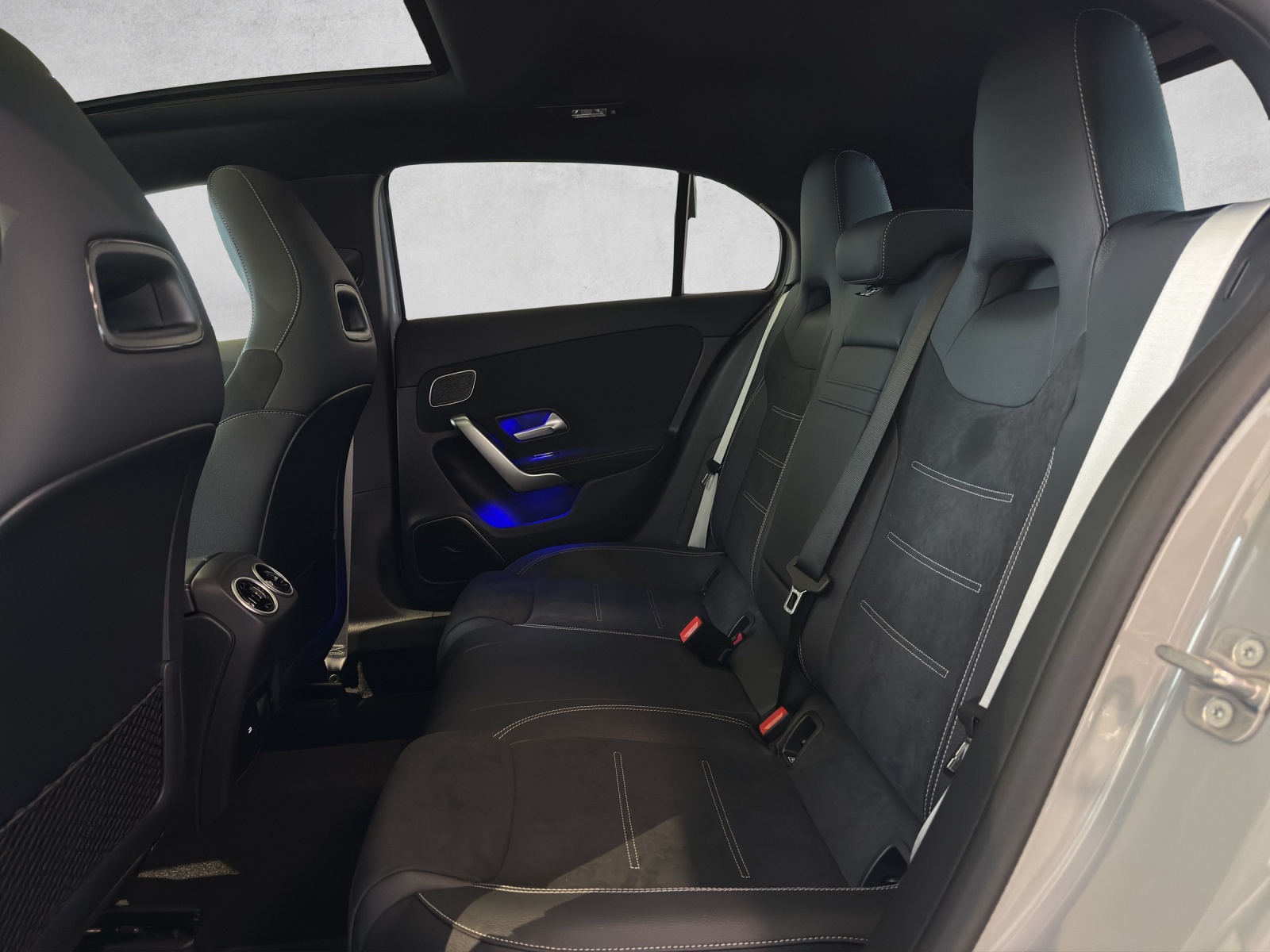 MERCEDES-BENZ A 250 4M AMG W177 "Special Edition"-image-2