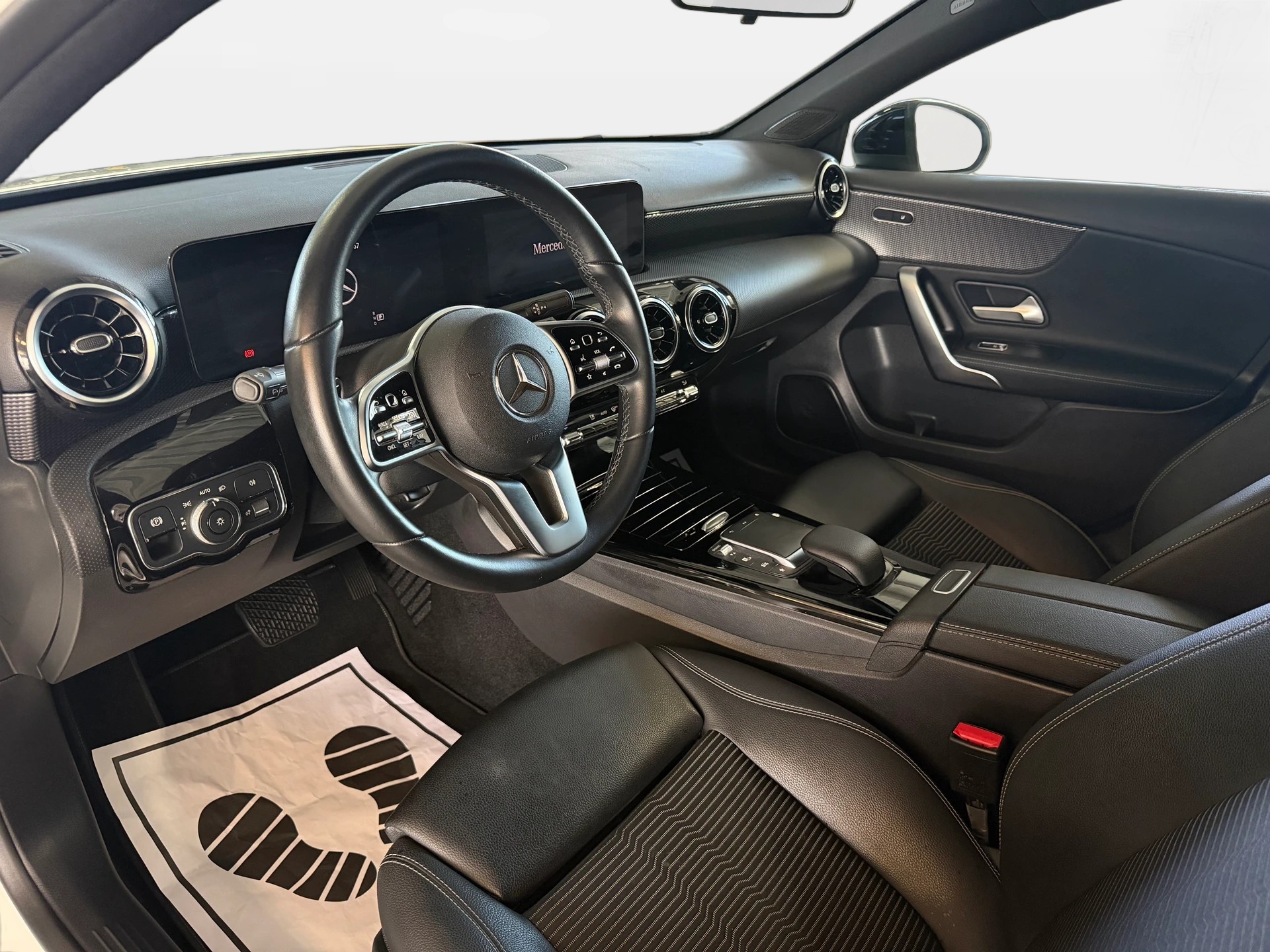 MERCEDES-BENZ A 200 Progressive 7G-DCT | Limousine | Frisch MFK | Ab Service | Navi | RF-Kamera-image-7