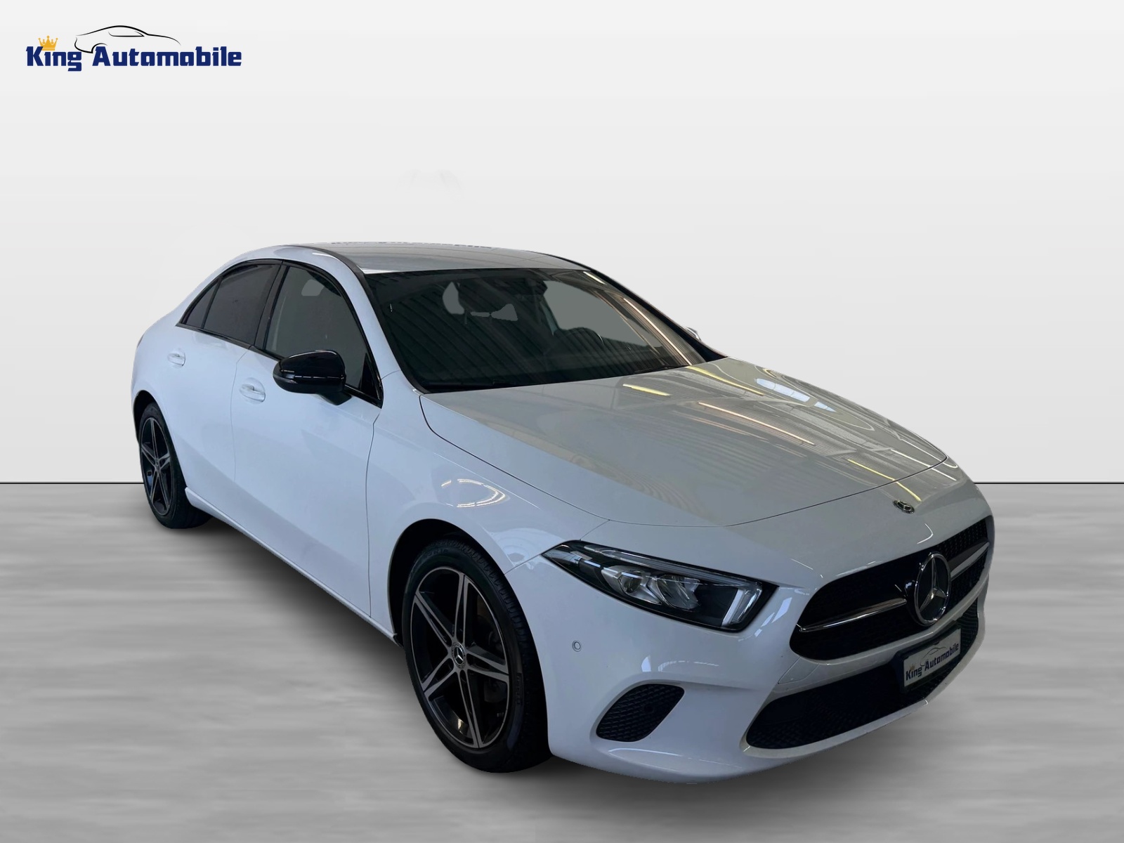 MERCEDES-BENZ A 200 Progressive 7G-DCT | Limousine | Frisch MFK | Ab Service | Navi | RF-Kamera-image-0
