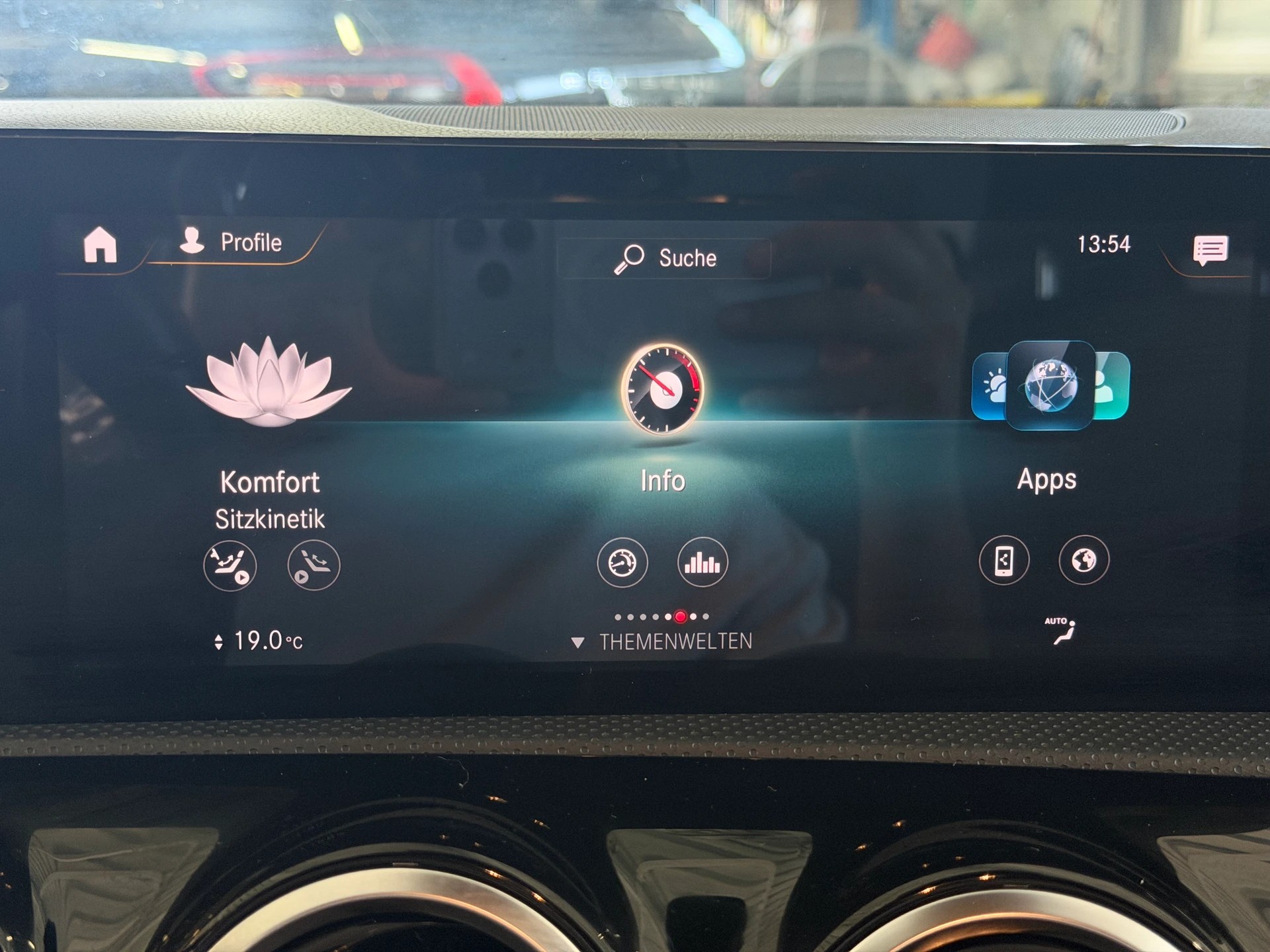 MERCEDES-BENZ A 200 Progressive 7G-DCT | Limousine | Frisch MFK | Ab Service | Navi | RF-Kamera-image-15
