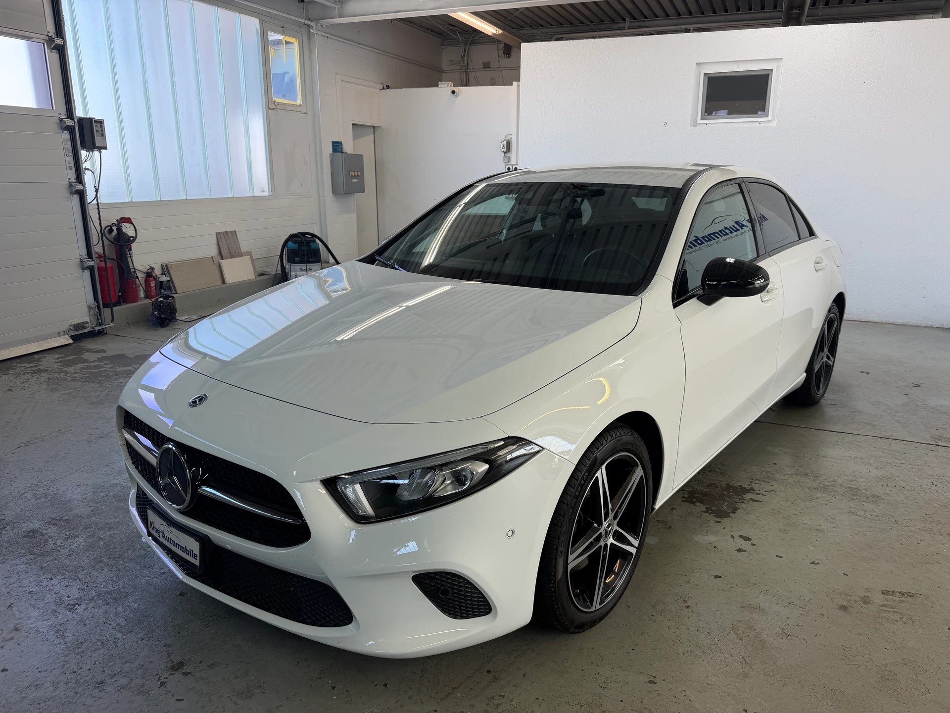 MERCEDES-BENZ A 200 Progressive 7G-DCT | Limousine | Frisch MFK | Ab Service | Navi | RF-Kamera-image-1