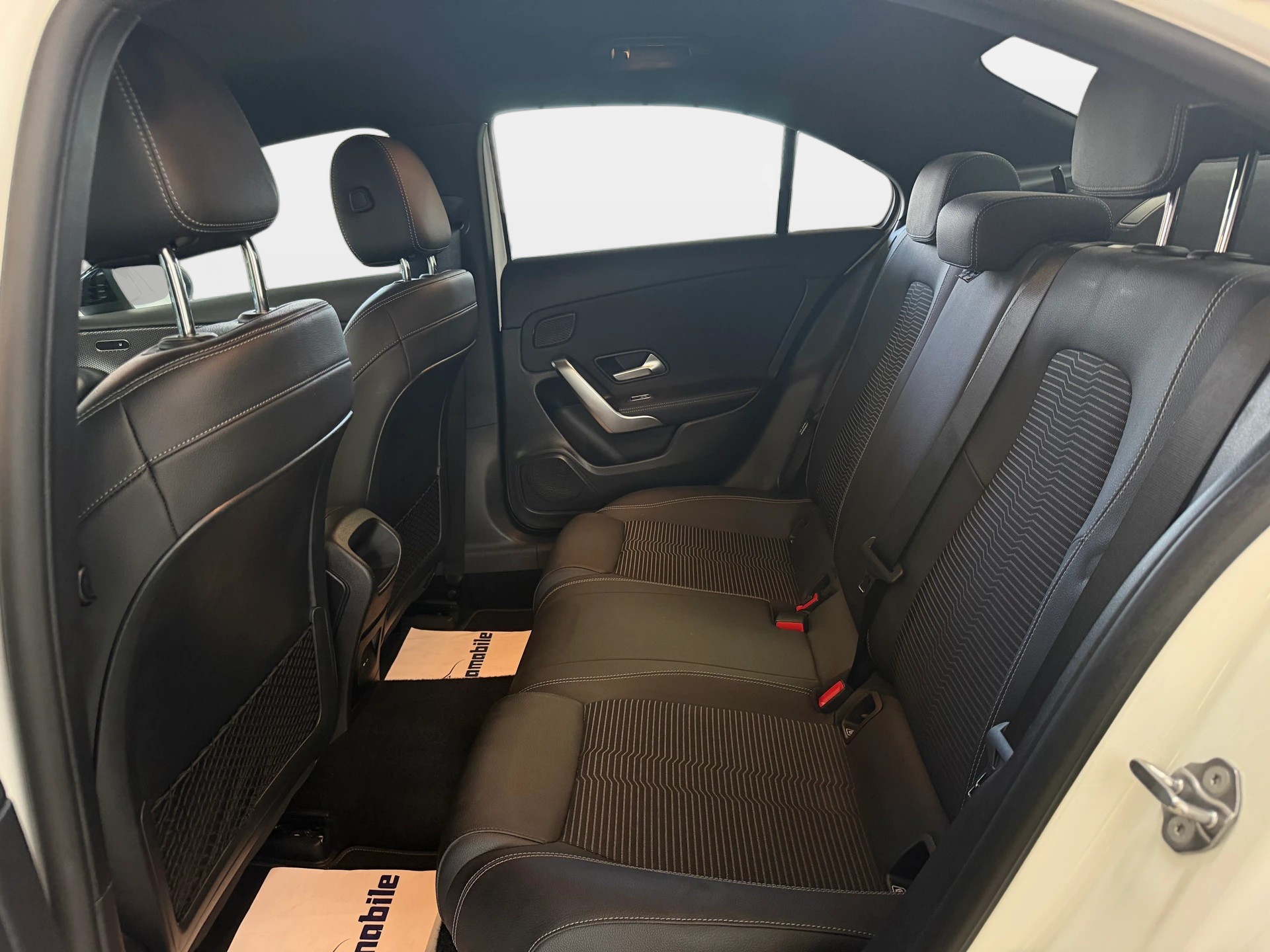 MERCEDES-BENZ A 200 Progressive 7G-DCT | Limousine | Frisch MFK | Ab Service | Navi | RF-Kamera-image-9