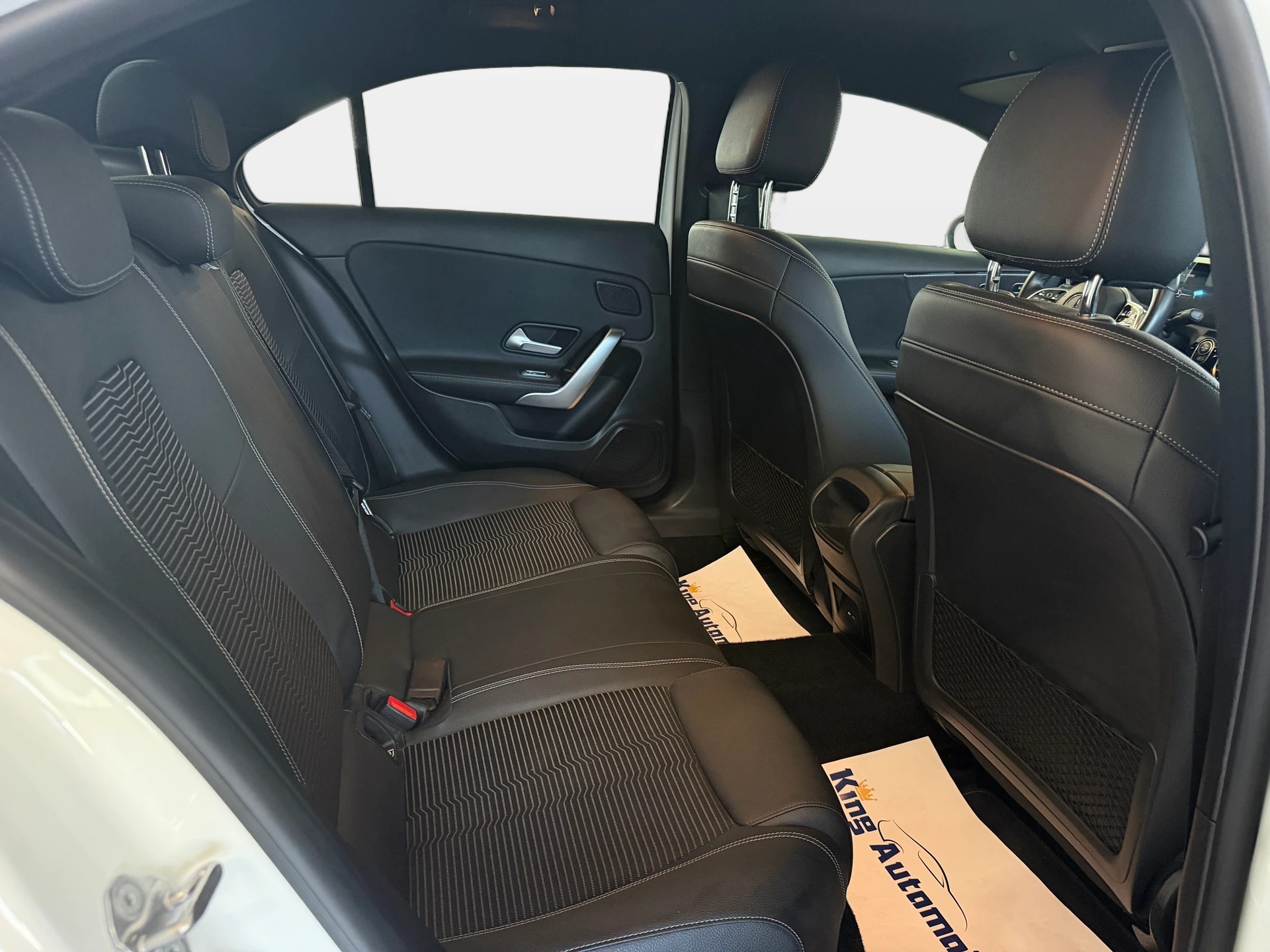 MERCEDES-BENZ A 200 Progressive 7G-DCT | Limousine | Frisch MFK | Ab Service | Navi | RF-Kamera-image-10