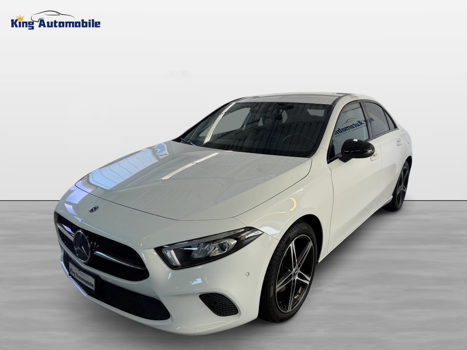 MERCEDES-BENZ A 200 Progressive 7G-DCT | Limousine | Frisch MFK | Ab Service | Navi | RF-Kamera-image-1