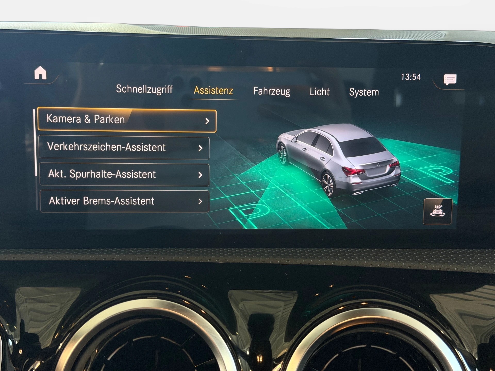 MERCEDES-BENZ A 200 Progressive 7G-DCT | Limousine | Frisch MFK | Ab Service | Navi | RF-Kamera-image-15