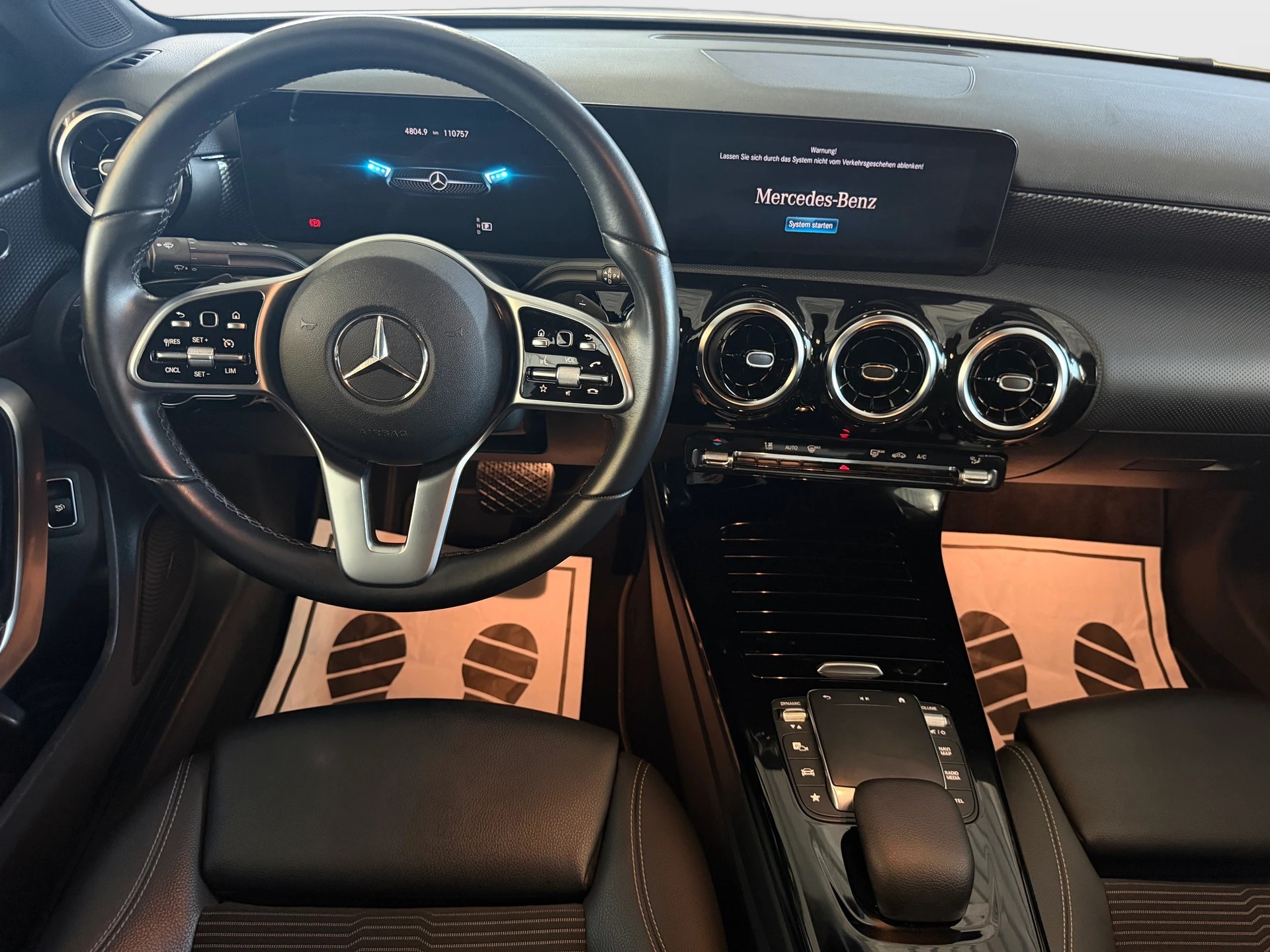 MERCEDES-BENZ A 200 Progressive 7G-DCT | Limousine | Frisch MFK | Ab Service | Navi | RF-Kamera-image-11
