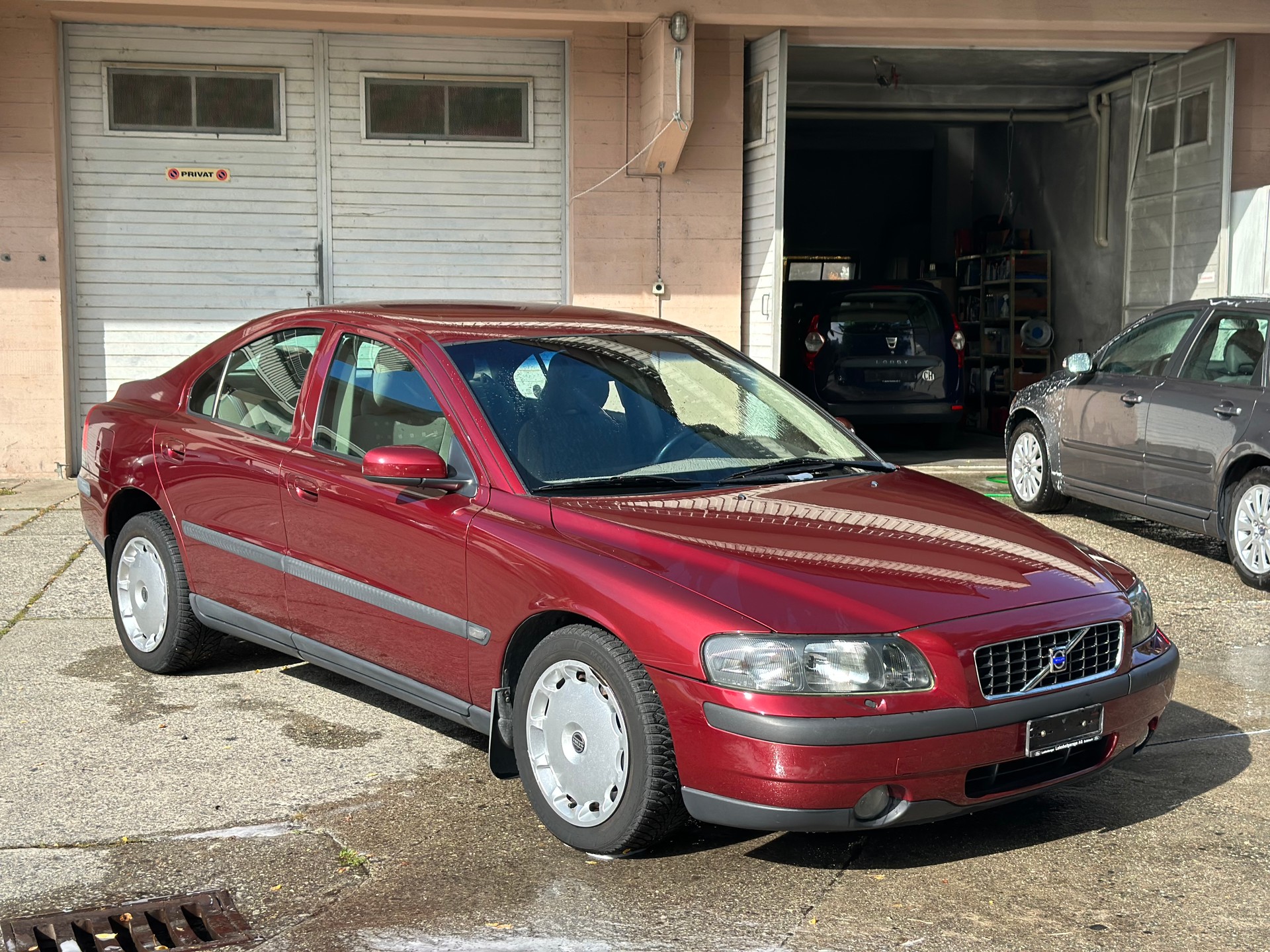 VOLVO S60 2.5T AWD-image-1