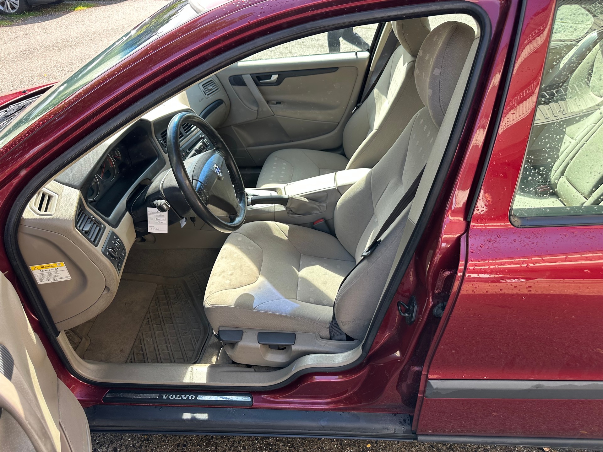VOLVO S60 2.5T AWD-image-7