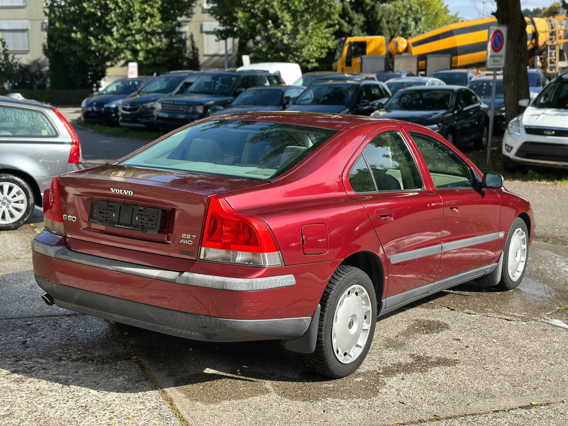 VOLVO S60 2.5T AWD-image-2
